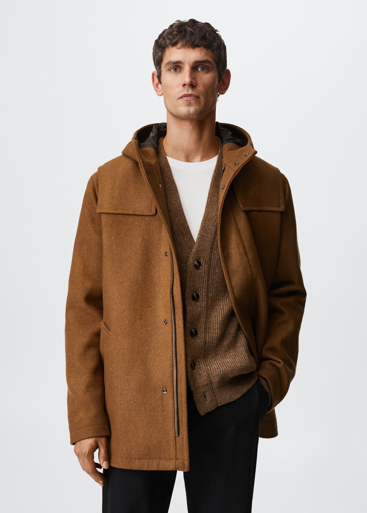 Manteau trois-quarts laine capuche - Plan moyen
