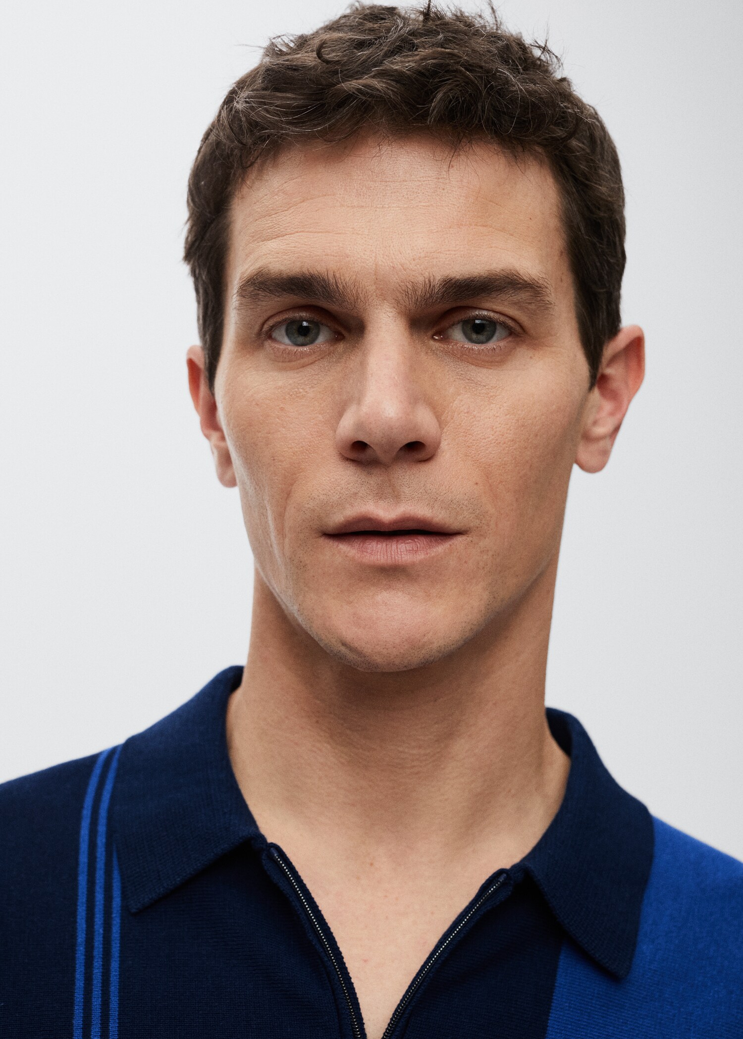 Knitted polo shirt with zip - Details of the article 1