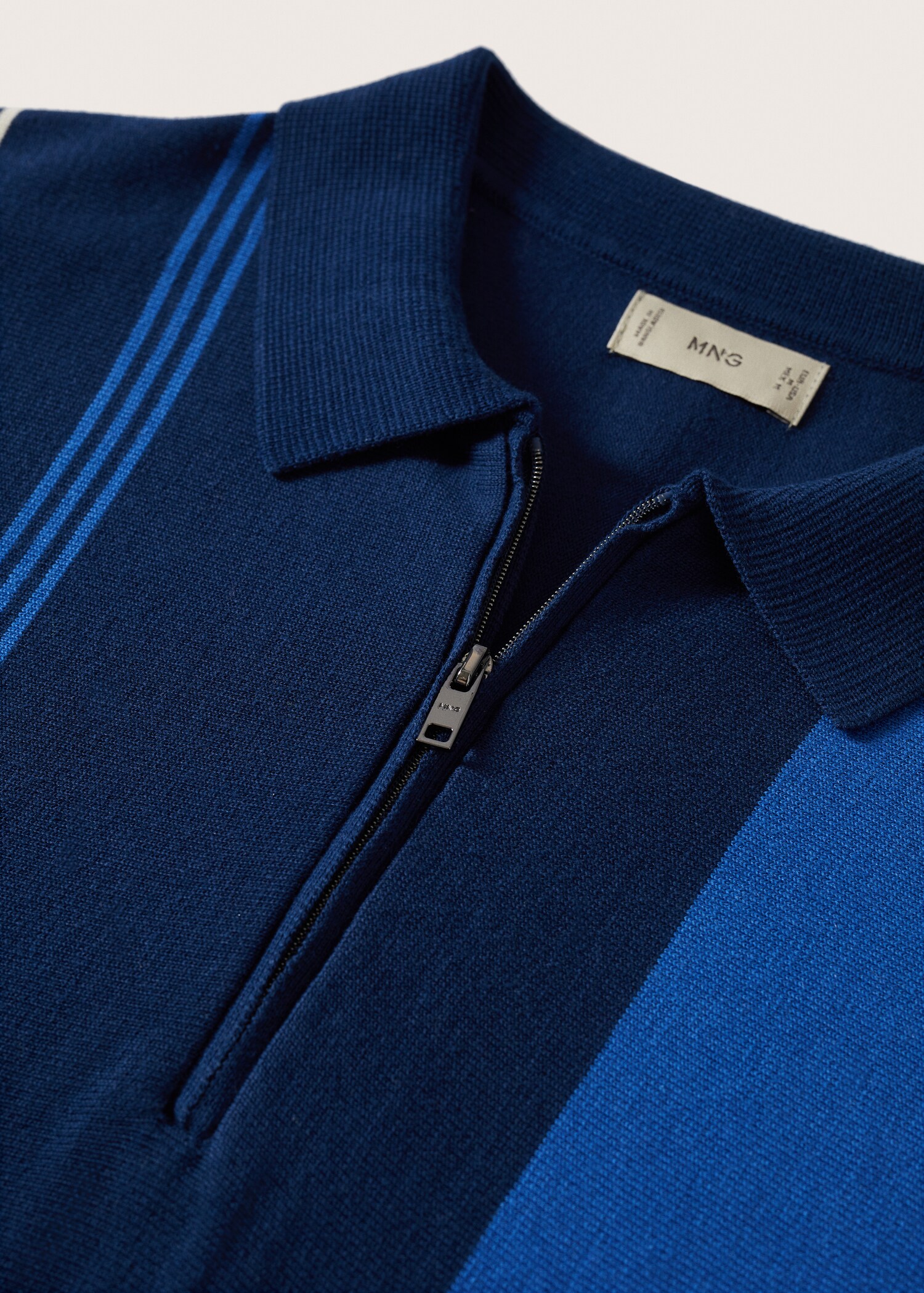Knitted polo shirt with zip - Details of the article 8