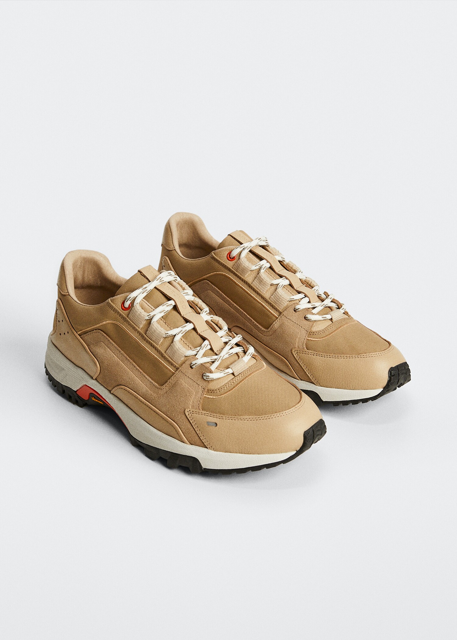 Leather hiking sneaker - Medium plane