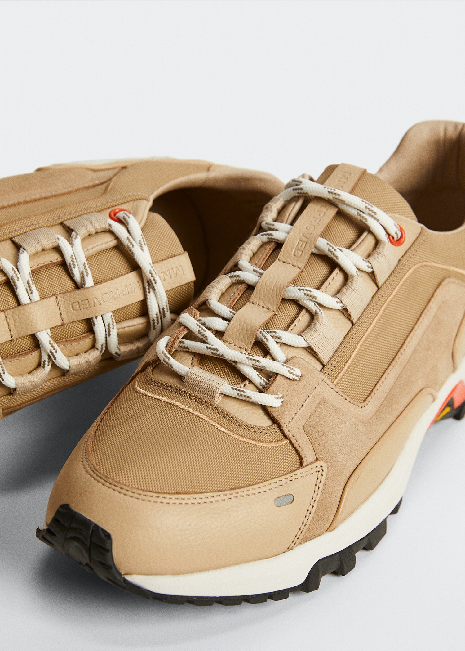 Leather hiking sneaker - Details of the article 3