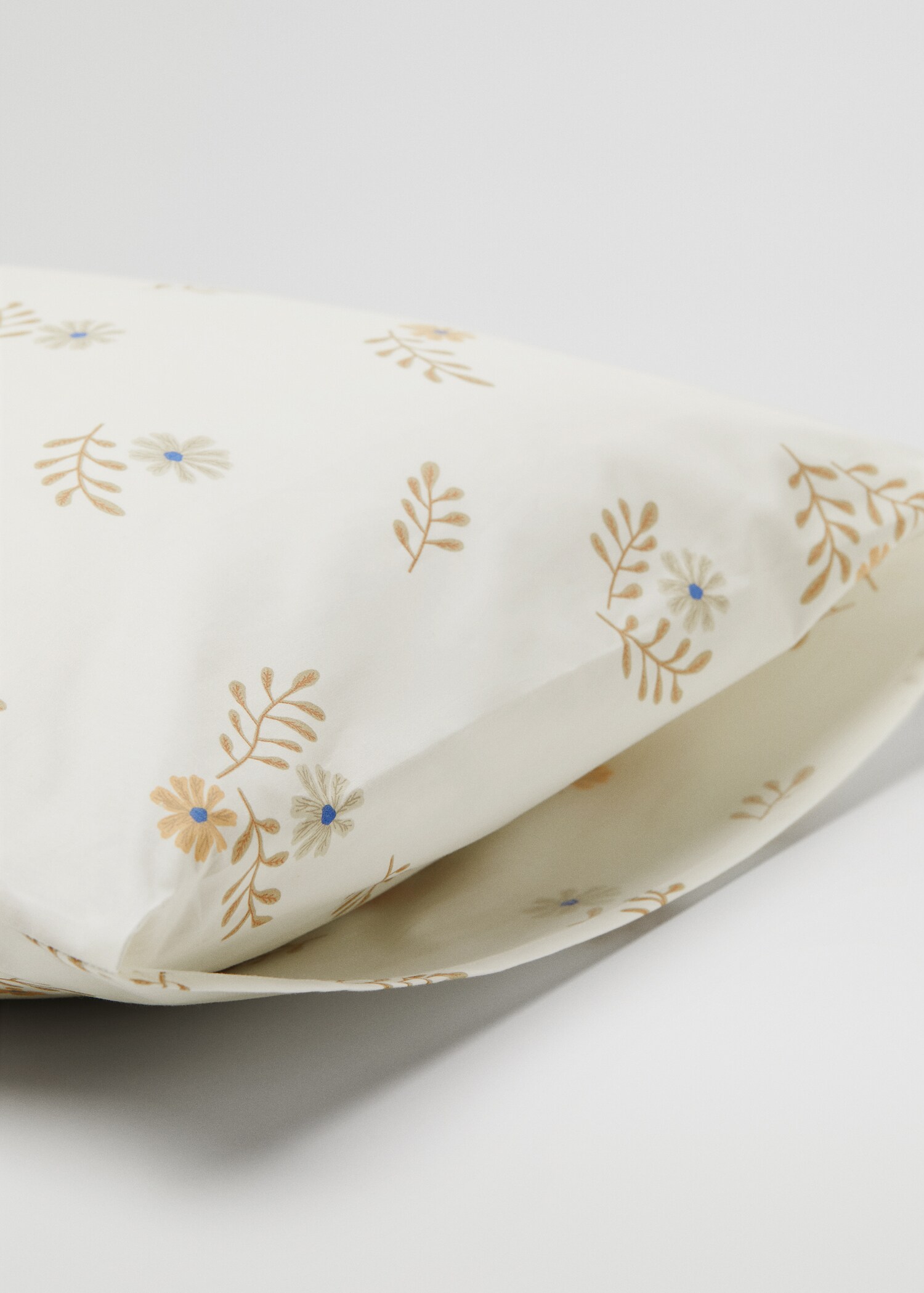 Floral embroidered cushion cover 50x75cm (Pack of two) - Medium plane