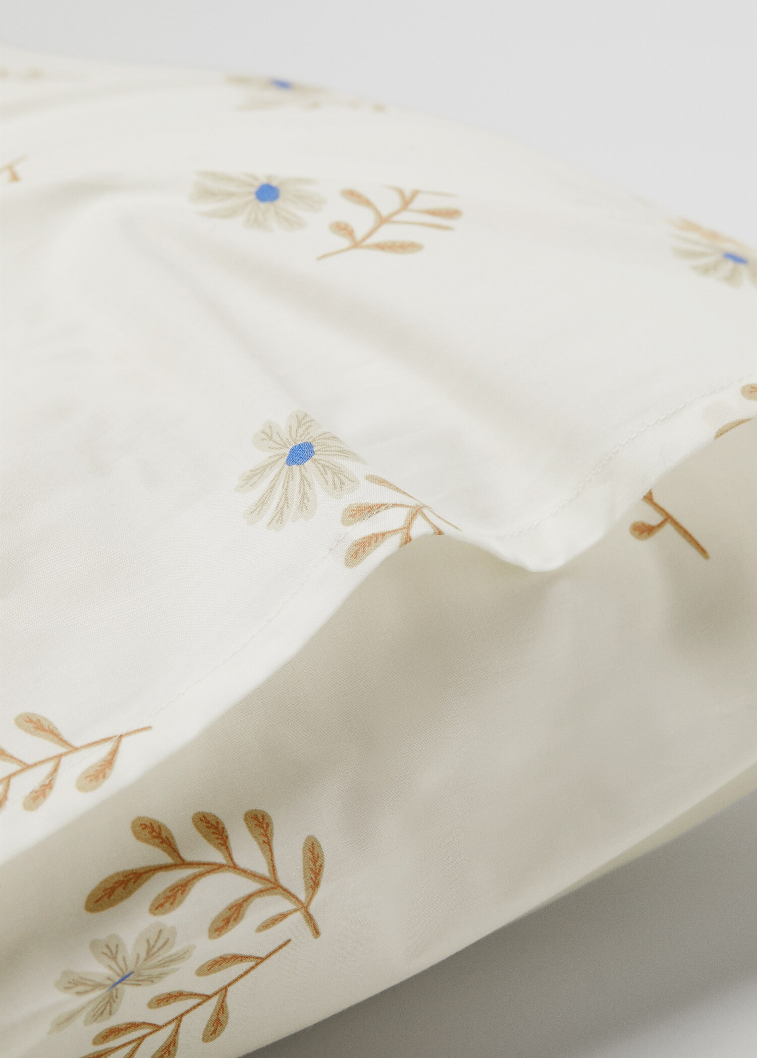 Floral embroidered cushion cover 50x75cm (Pack of two) - Details of the article 2