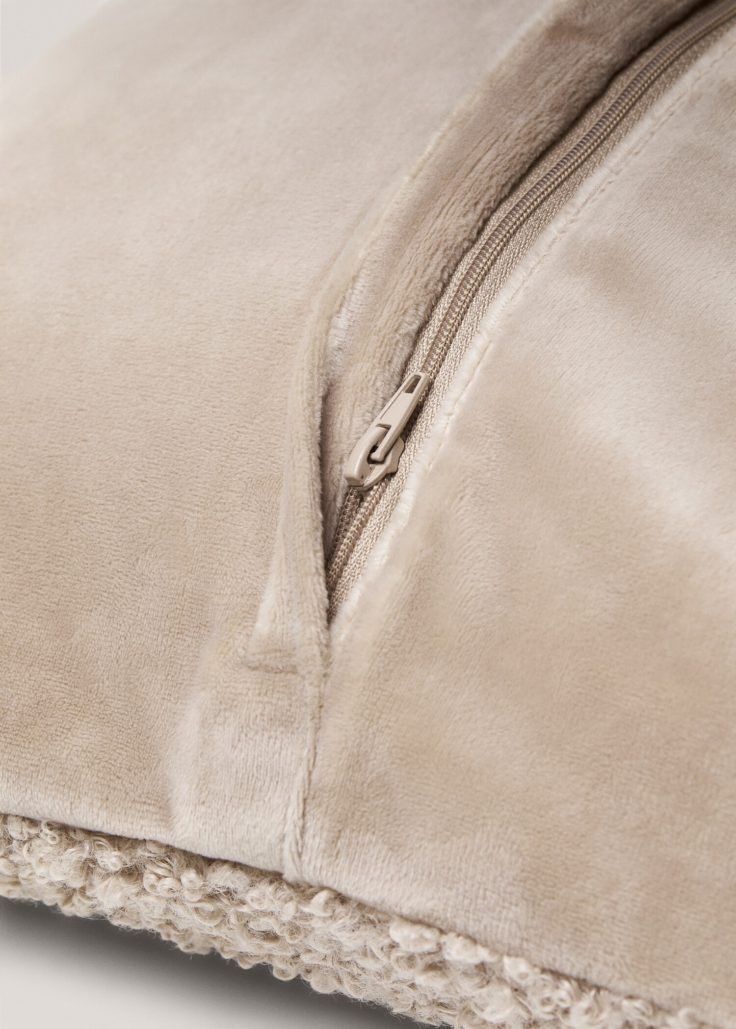 Shearling cushion case 45x45cm - Details of the article 2