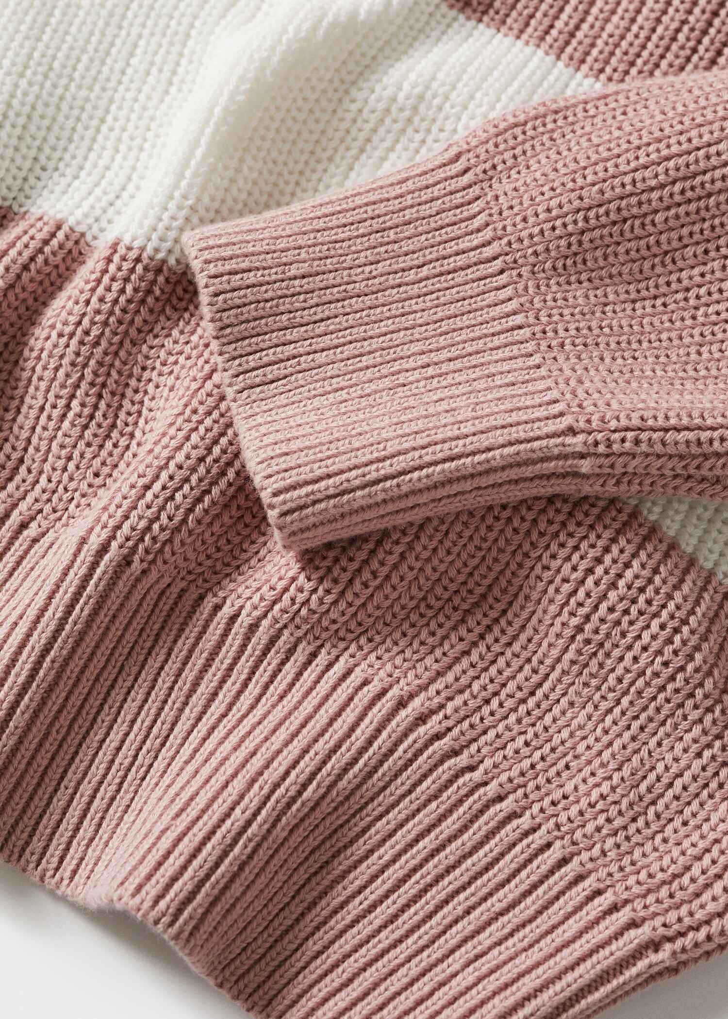 Strickpullover mit Reißverschluss - Detail des Artikels 8