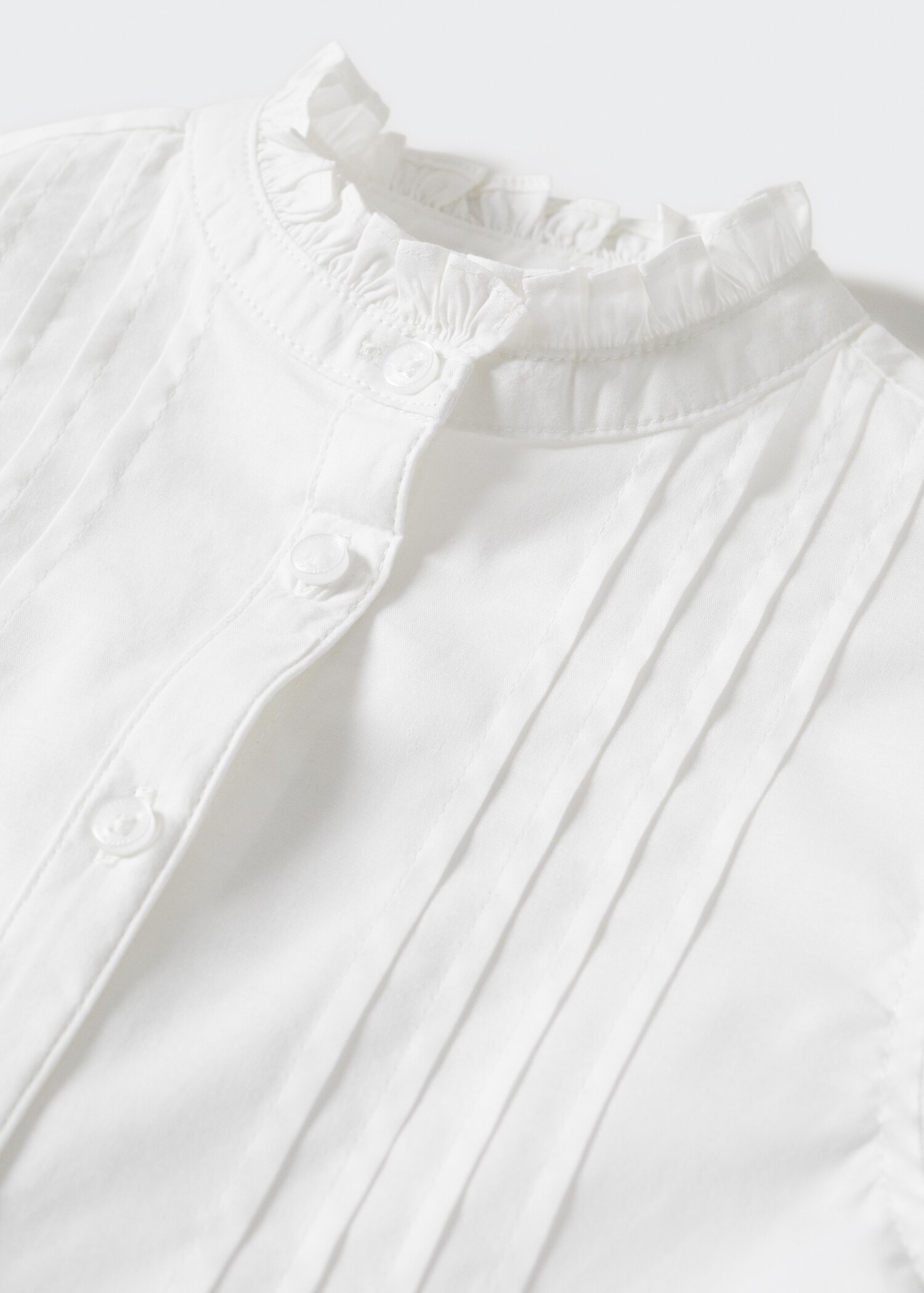 Pleated shirt - Details of the article 8