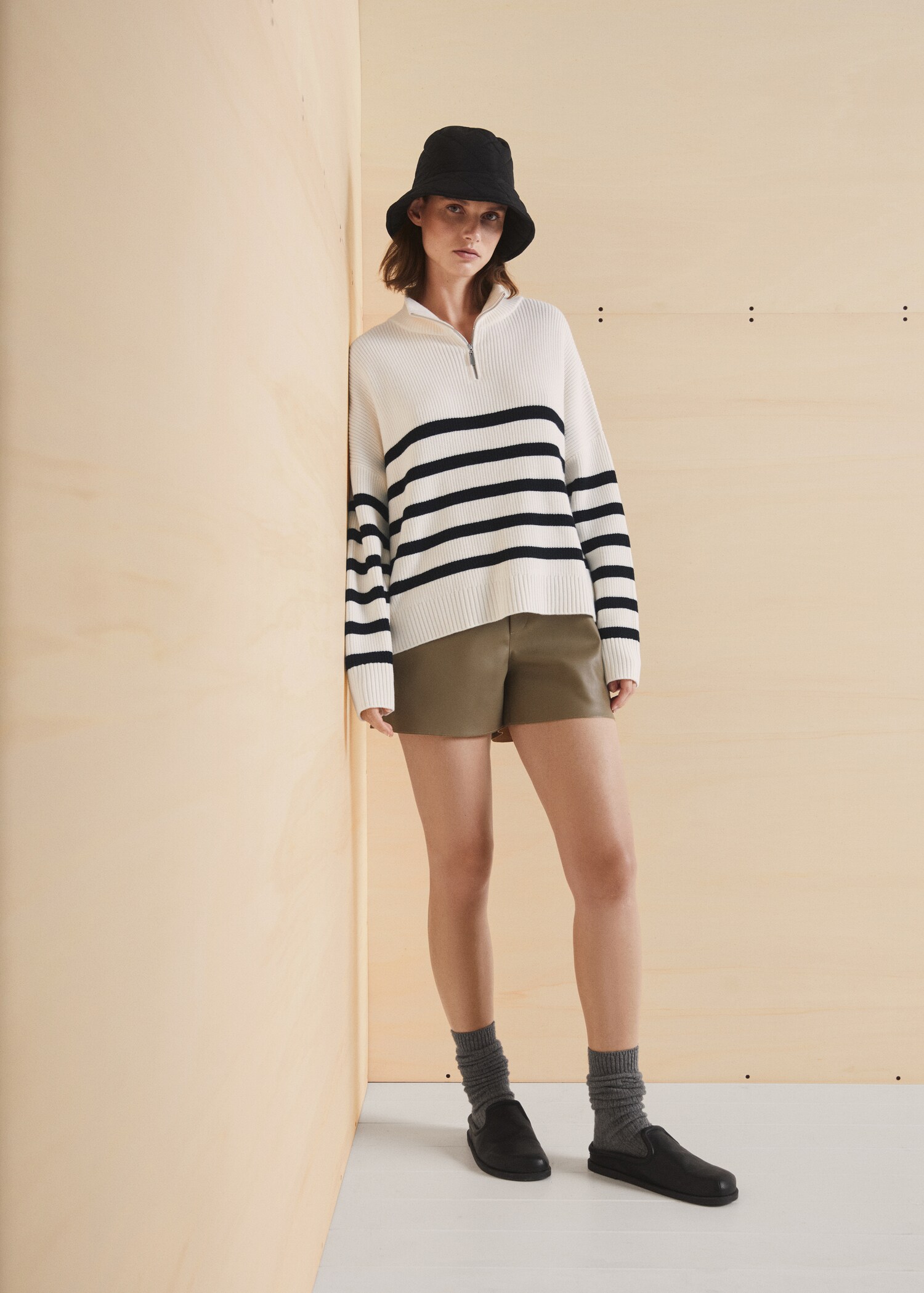 Striped sweater with zipper - Details of the article 6