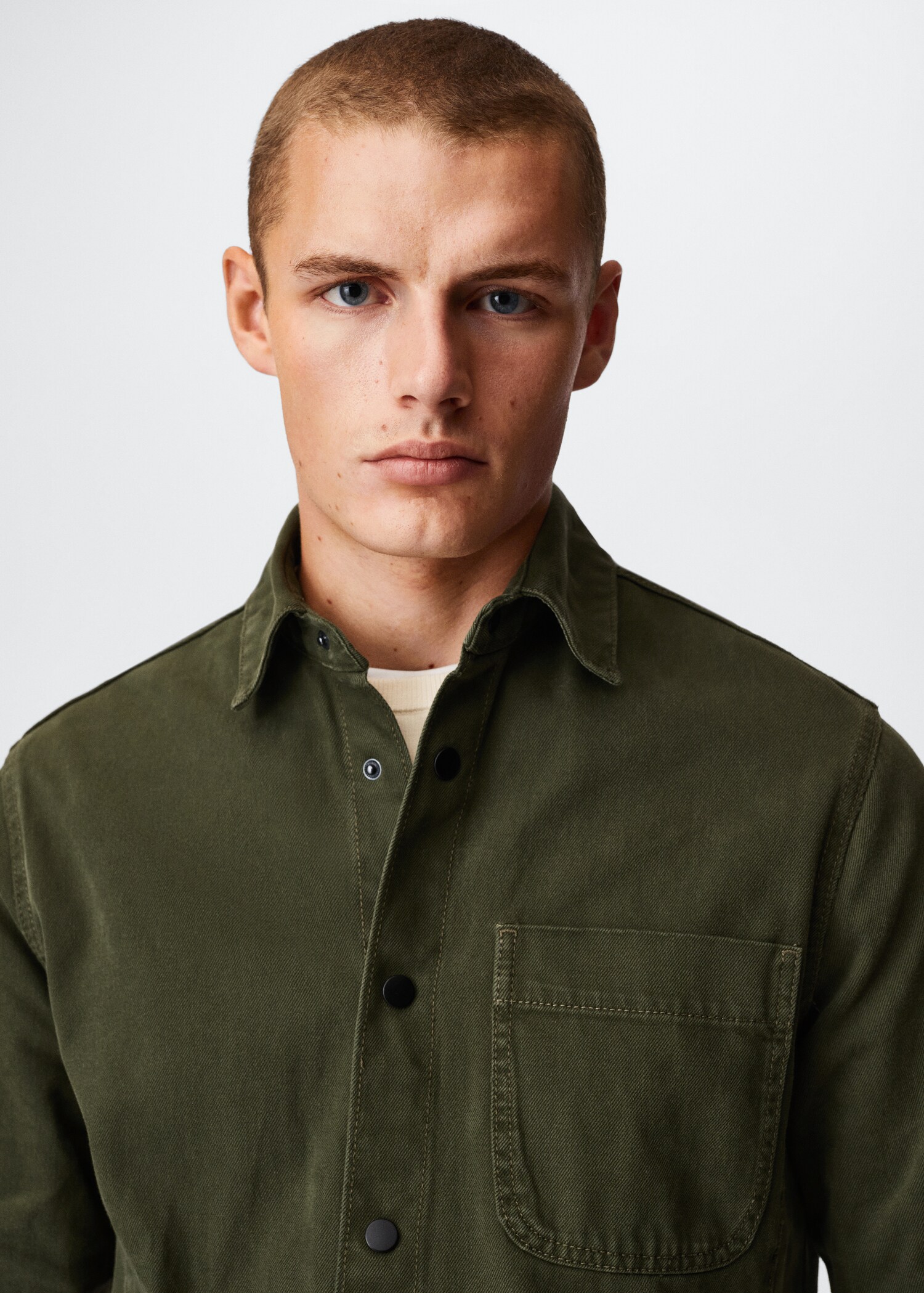 Jeans-Overshirt mit Taschen - Detail des Artikels 1