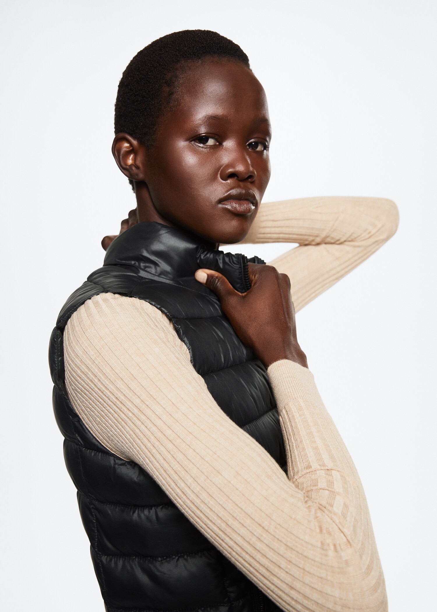 Ultra-light quilted vest - Details of the article 2