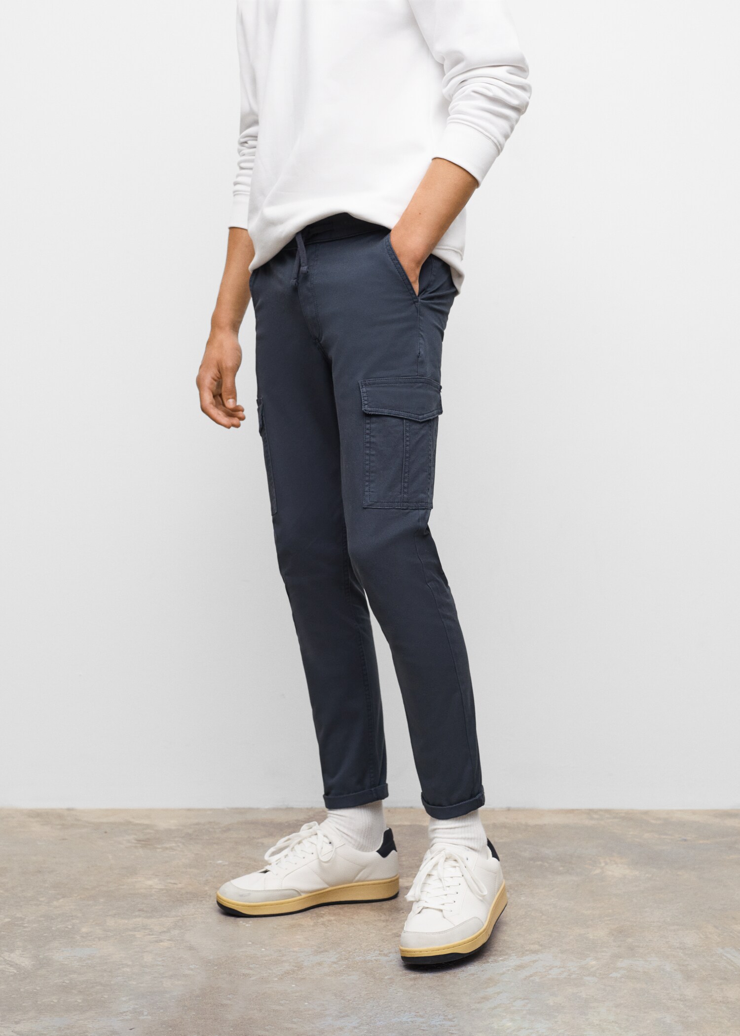 Cotton cargo trousers - Details of the article 1
