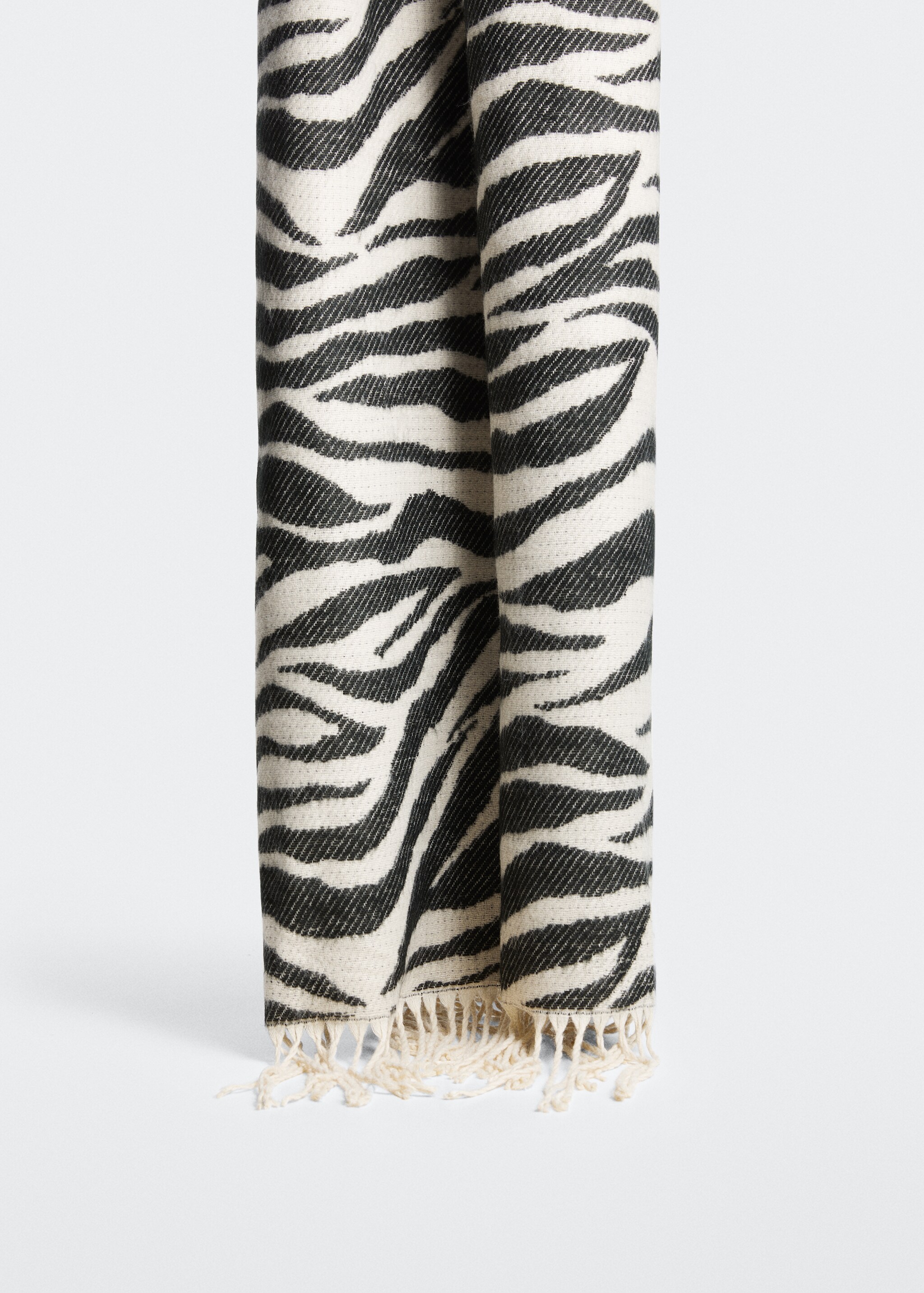 Animal print scarf - Details of the article 2
