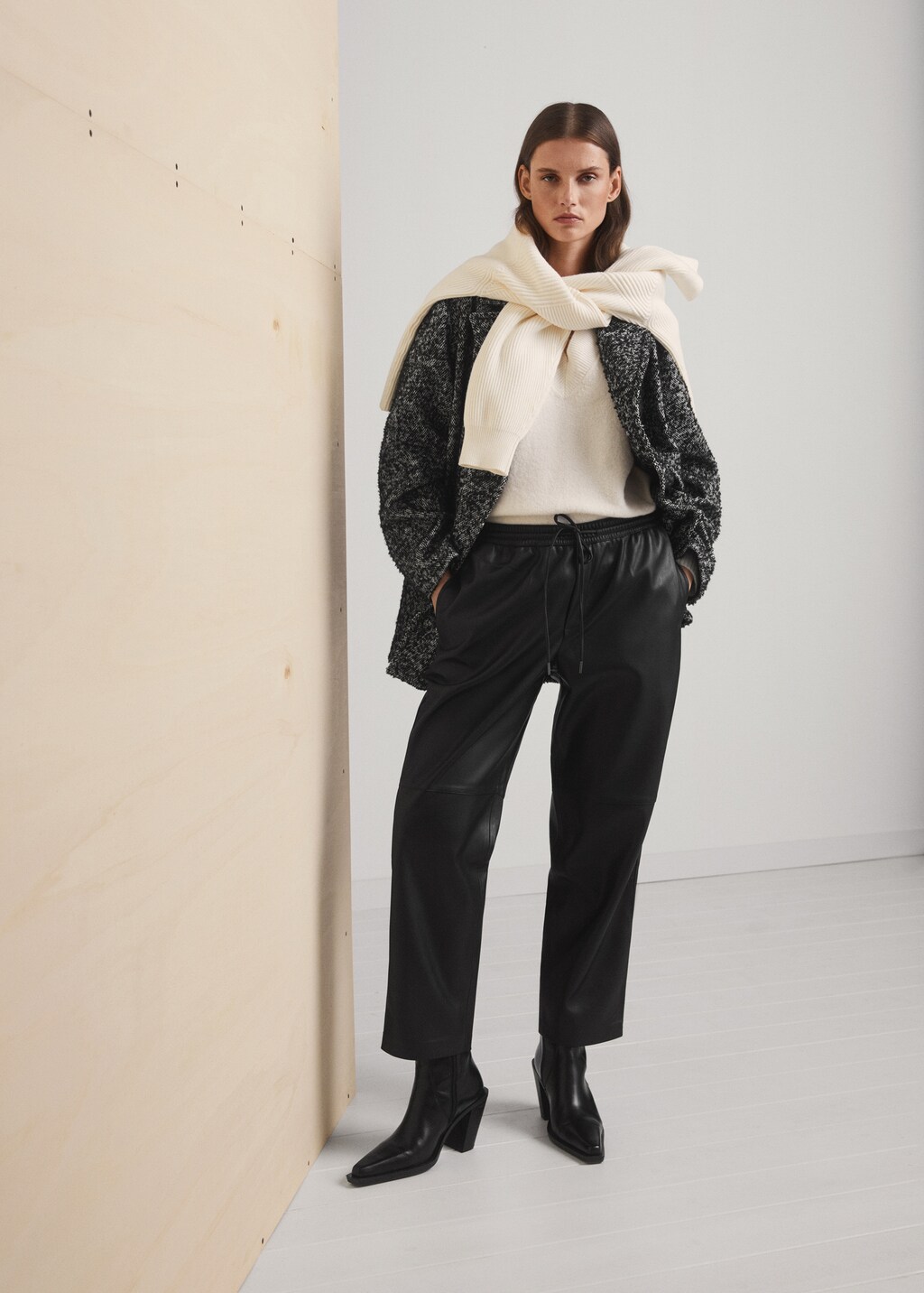 Leather effect elastic waist trousers Women MANGO Montenegro