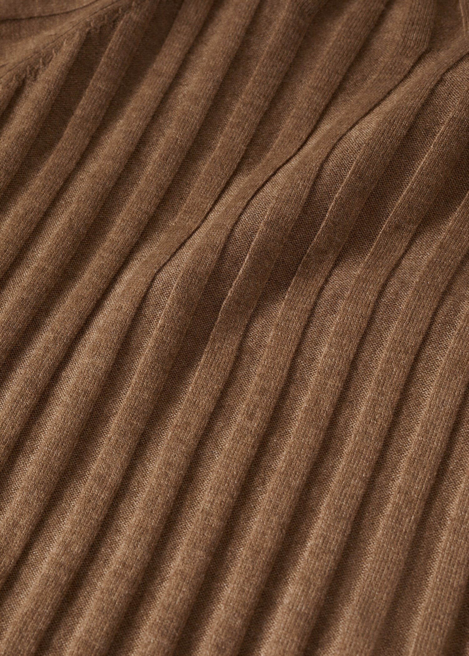 Strickkleid mit halbhohem Kragen - Detail des Artikels 8