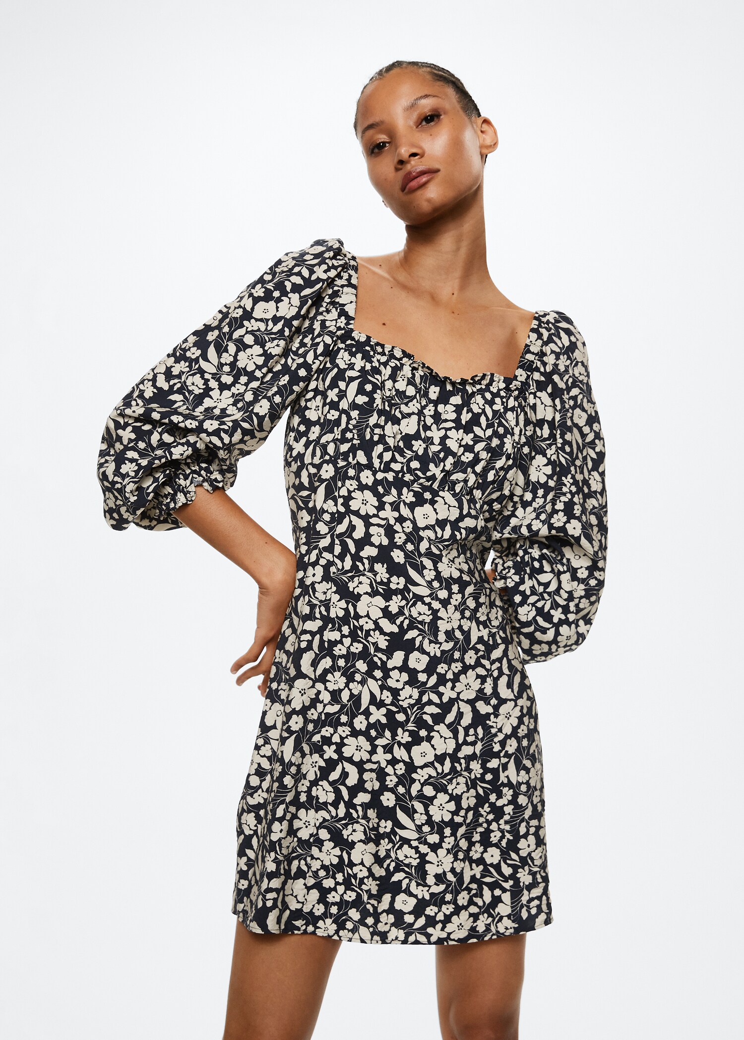 Robe courte imprimée  - Plan moyen