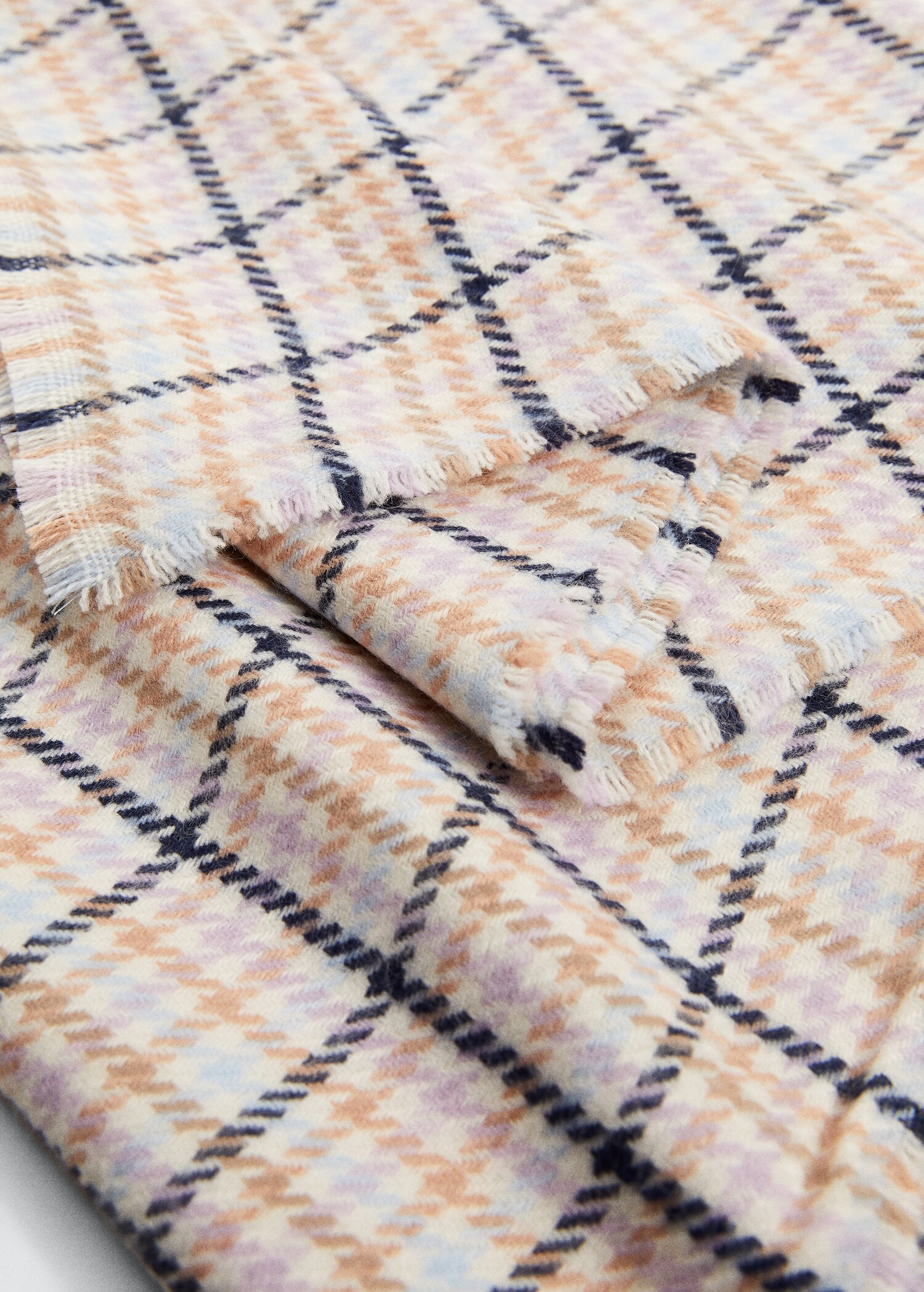 Tricolour check scarf - Details of the article 2