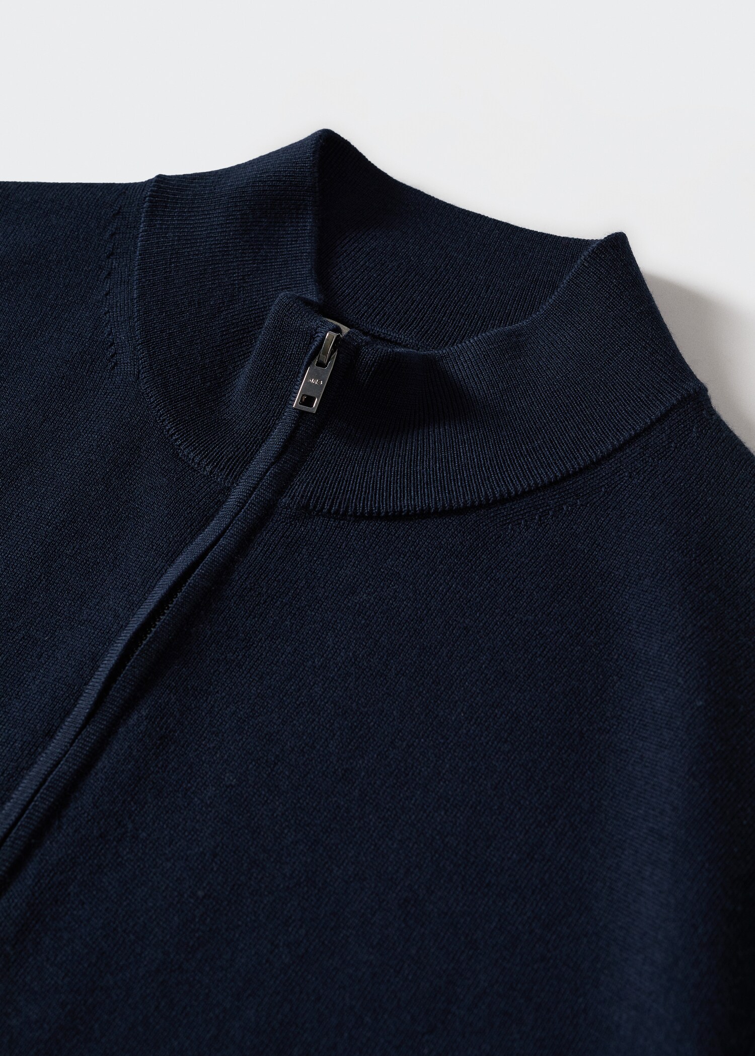 Wollpullover mit Reißverschluss-Kragen - Detail des Artikels 8