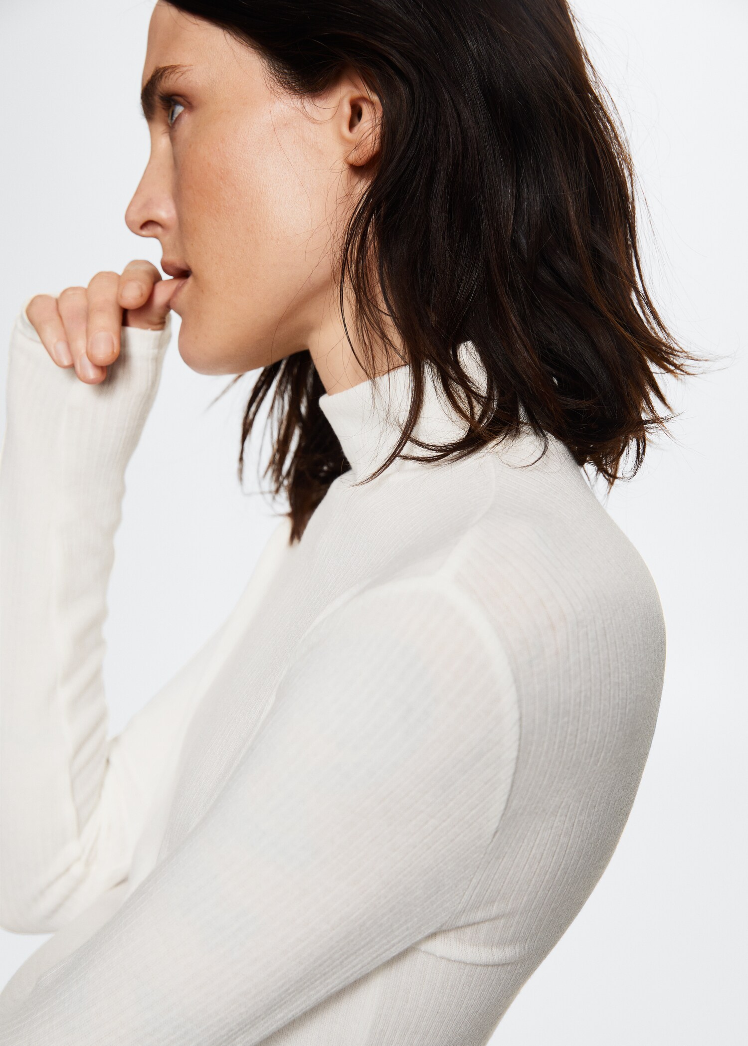 Ribbed long-sleeved t-shirt - Details of the article 2