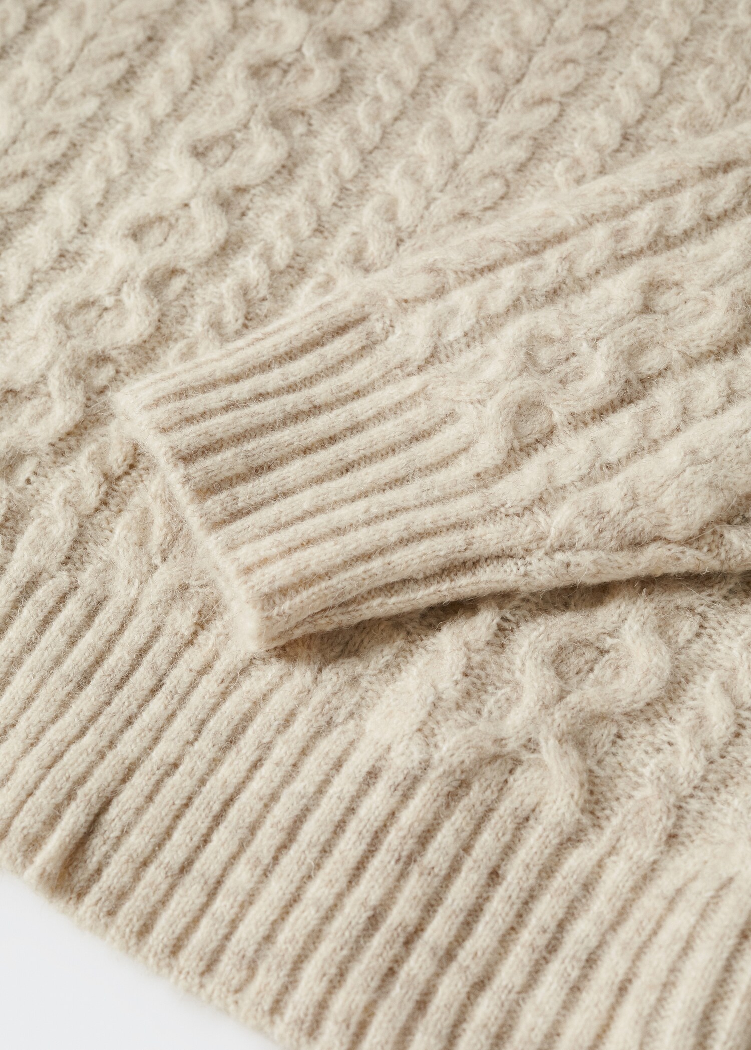 Pullover mit Zopfmuster - Detail des Artikels 8