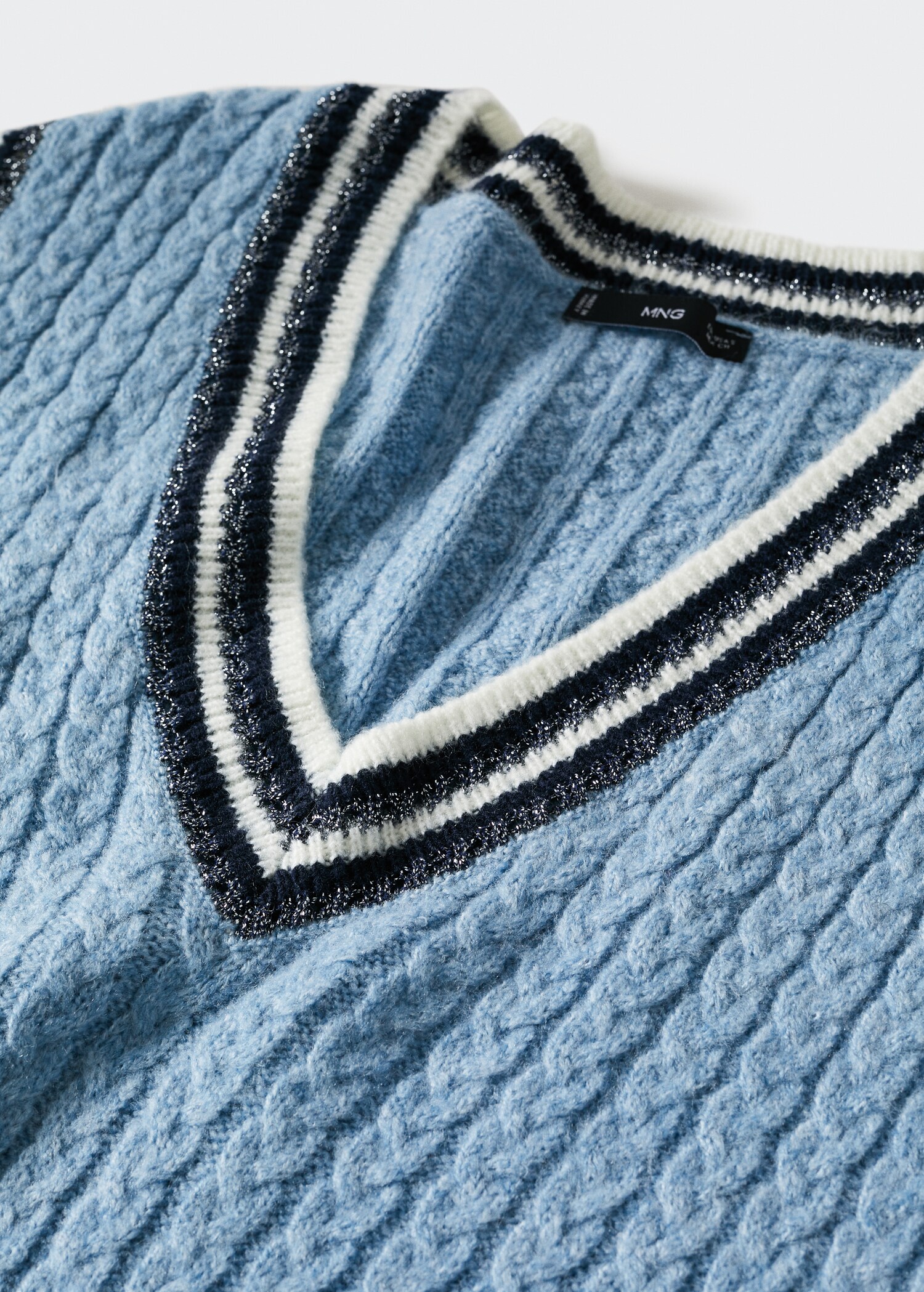 V-neck lurex gilet - Details of the article 8