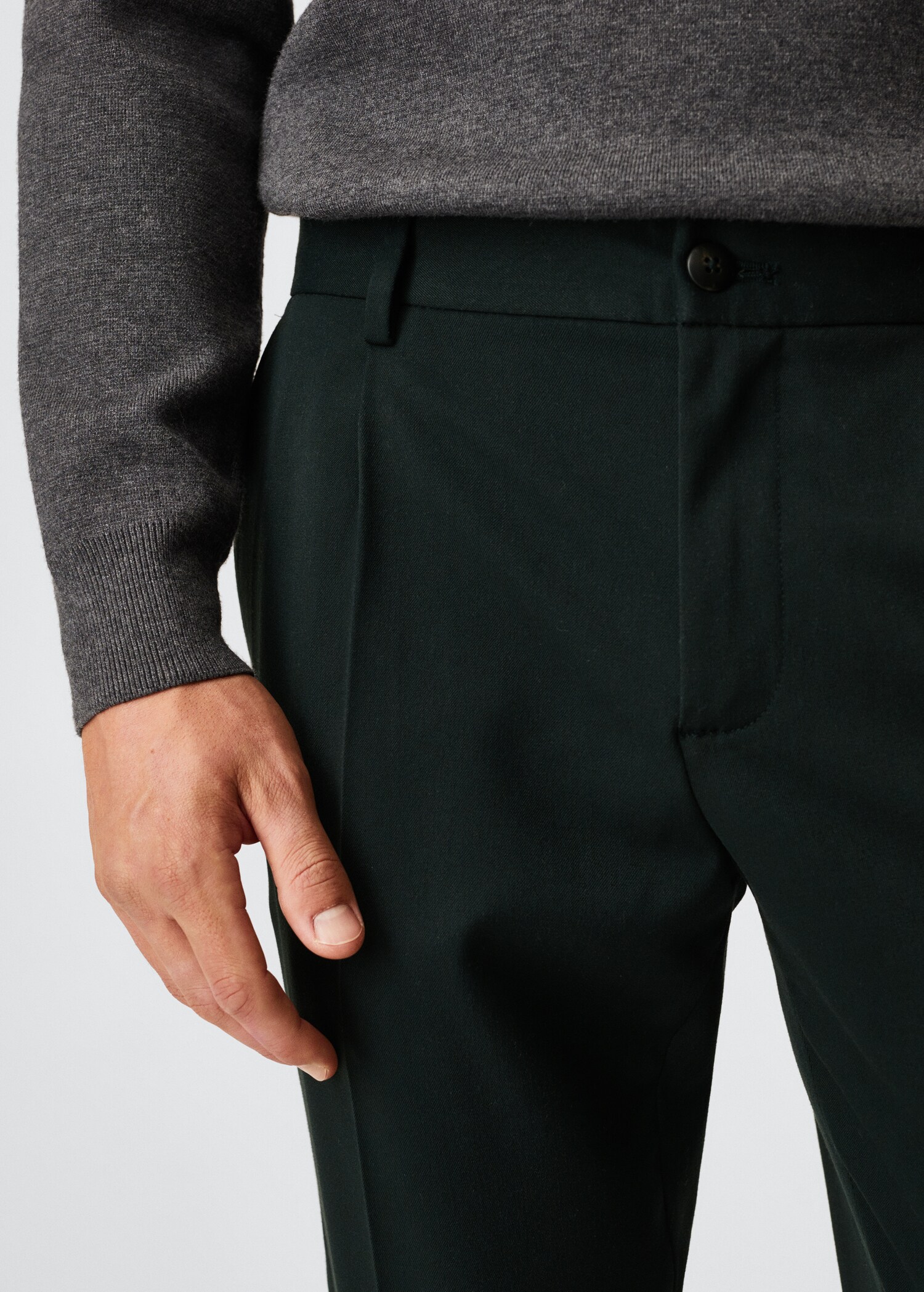 Cotton pleated trousers - Details of the article 1