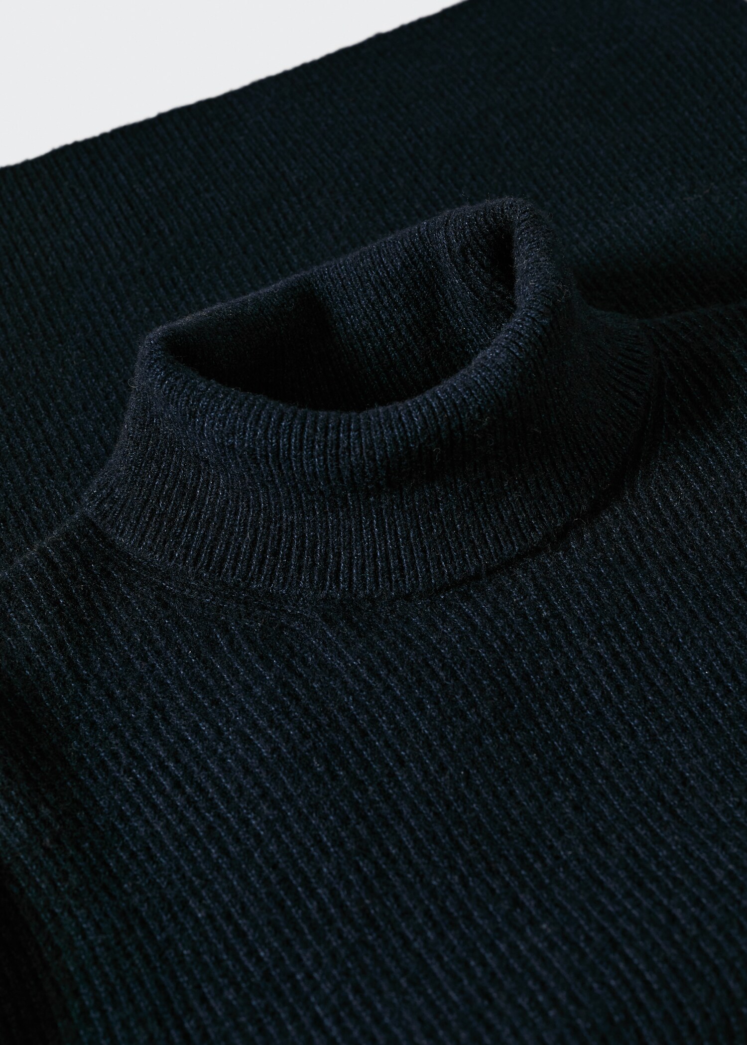 Pull-over col roulé structuré - Détail de l'article 8