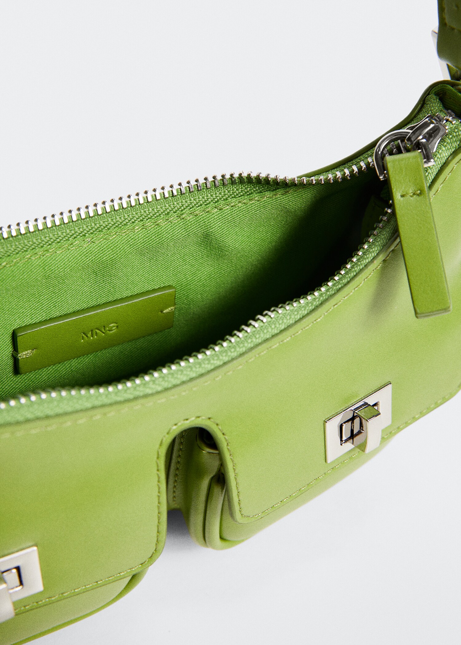 Shoulder bag with pockets - Details of the article 2