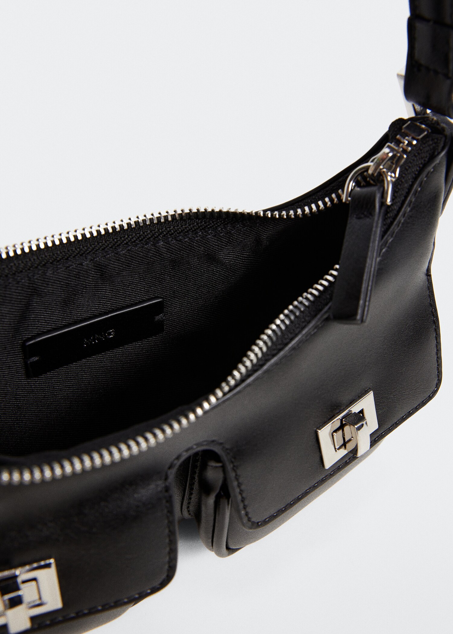 Shoulder bag with pockets - Details of the article 2