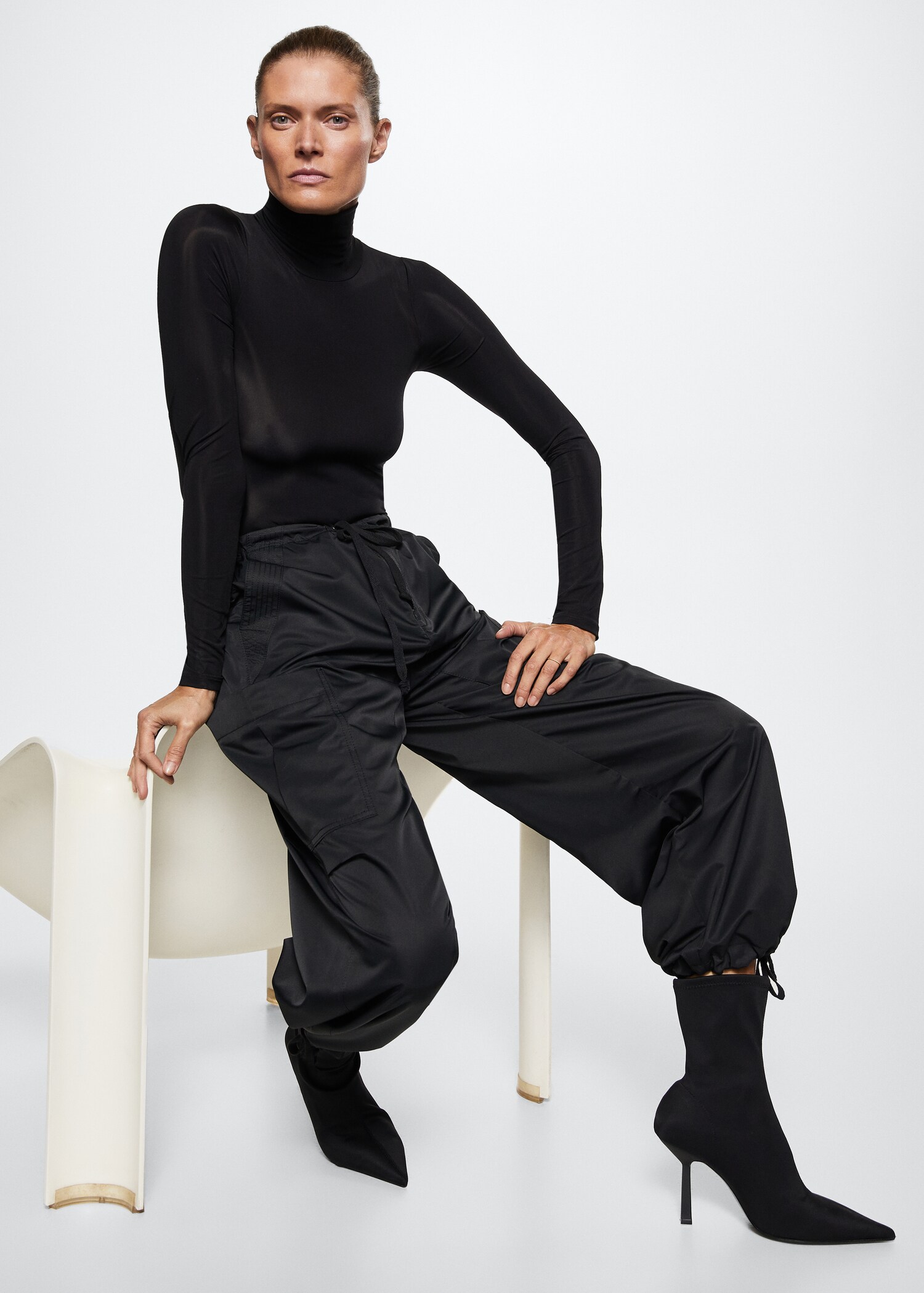 Parachute trousers - Details of the article 2