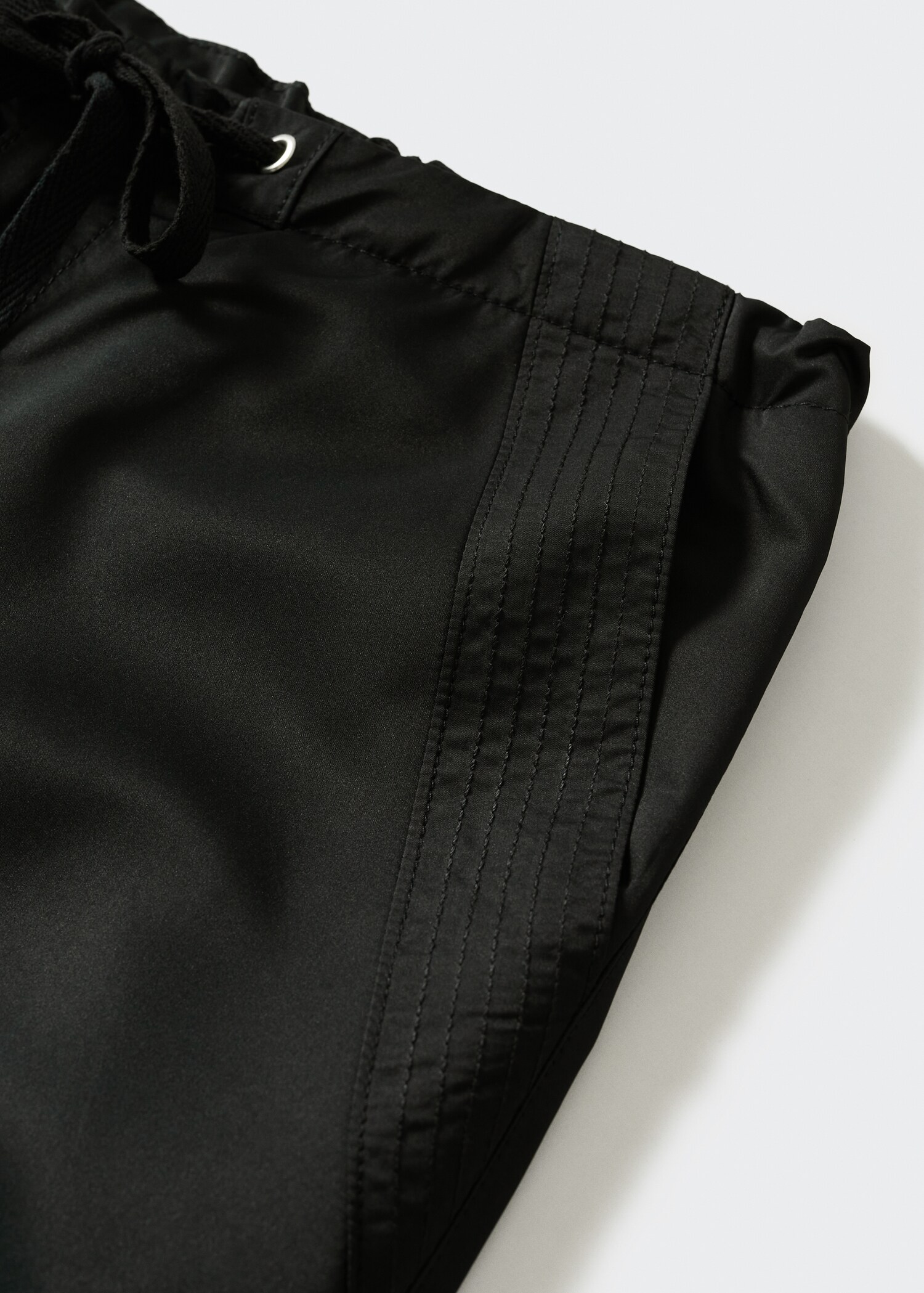 Parachute trousers - Details of the article 8