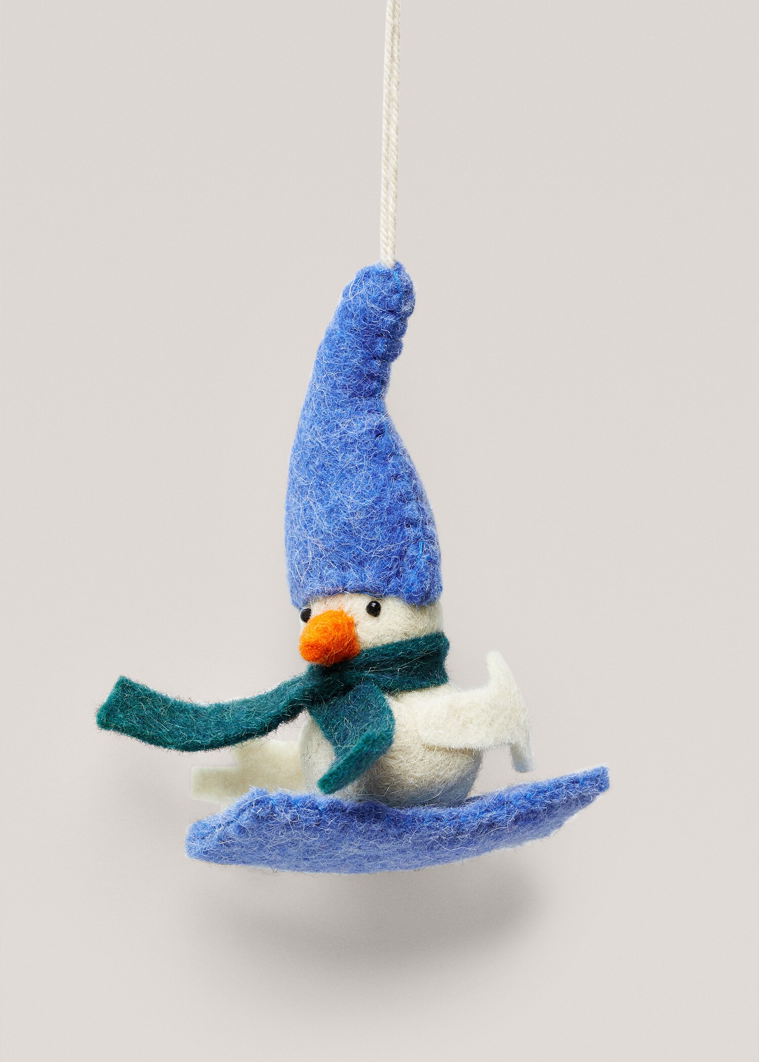 Skier snowman ornament - Details of the article 1