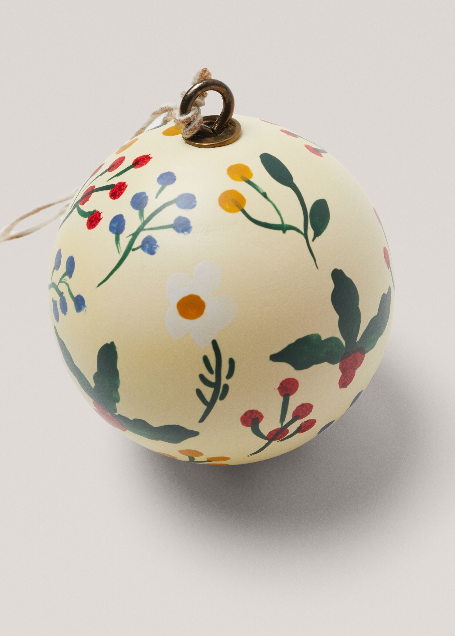 Wooden Christmas ball - Details of the article 2
