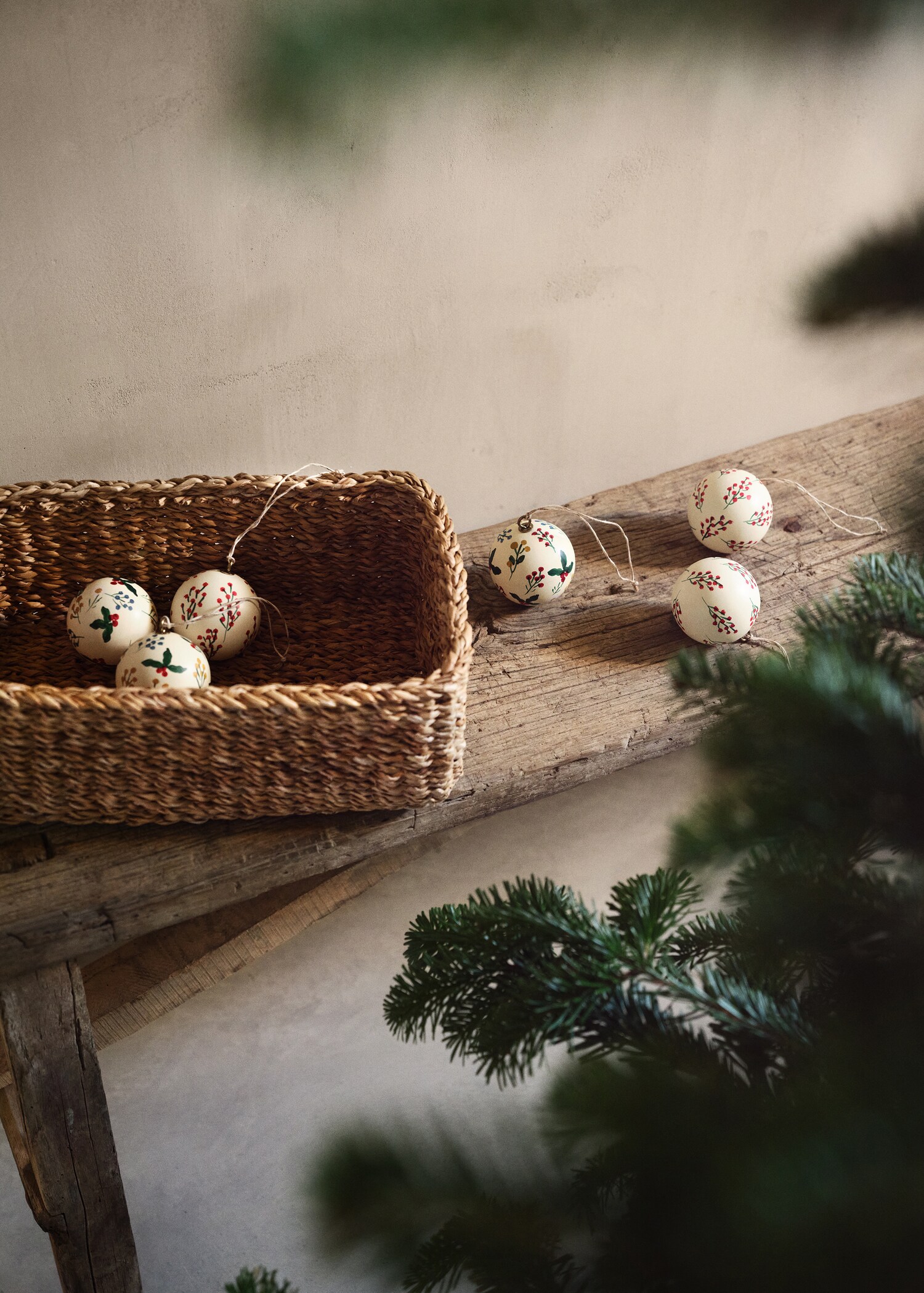 Wooden Christmas ball - Details of the article 8