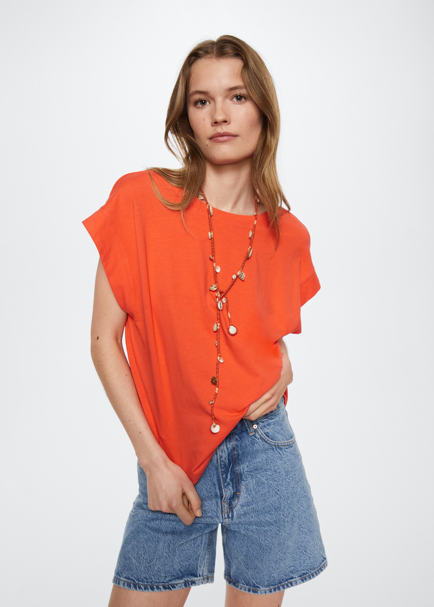 Camiseta escote espalda - Plano medio