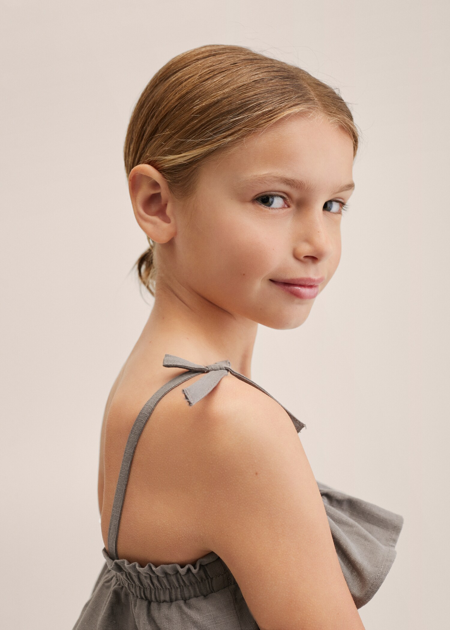 Ruffle bow blouse - Details of the article 1