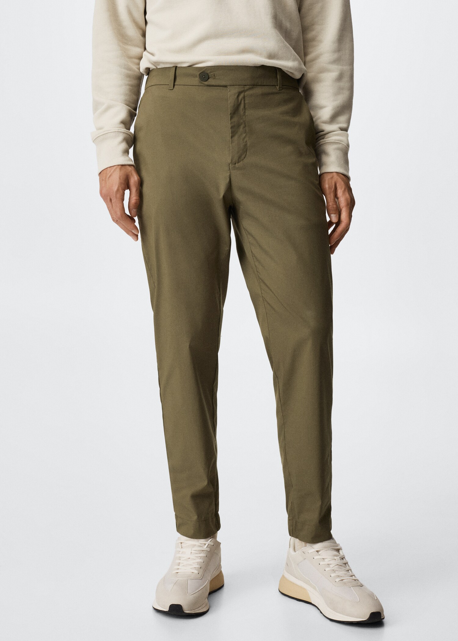 Pantalón chino algodón  - Plano medio