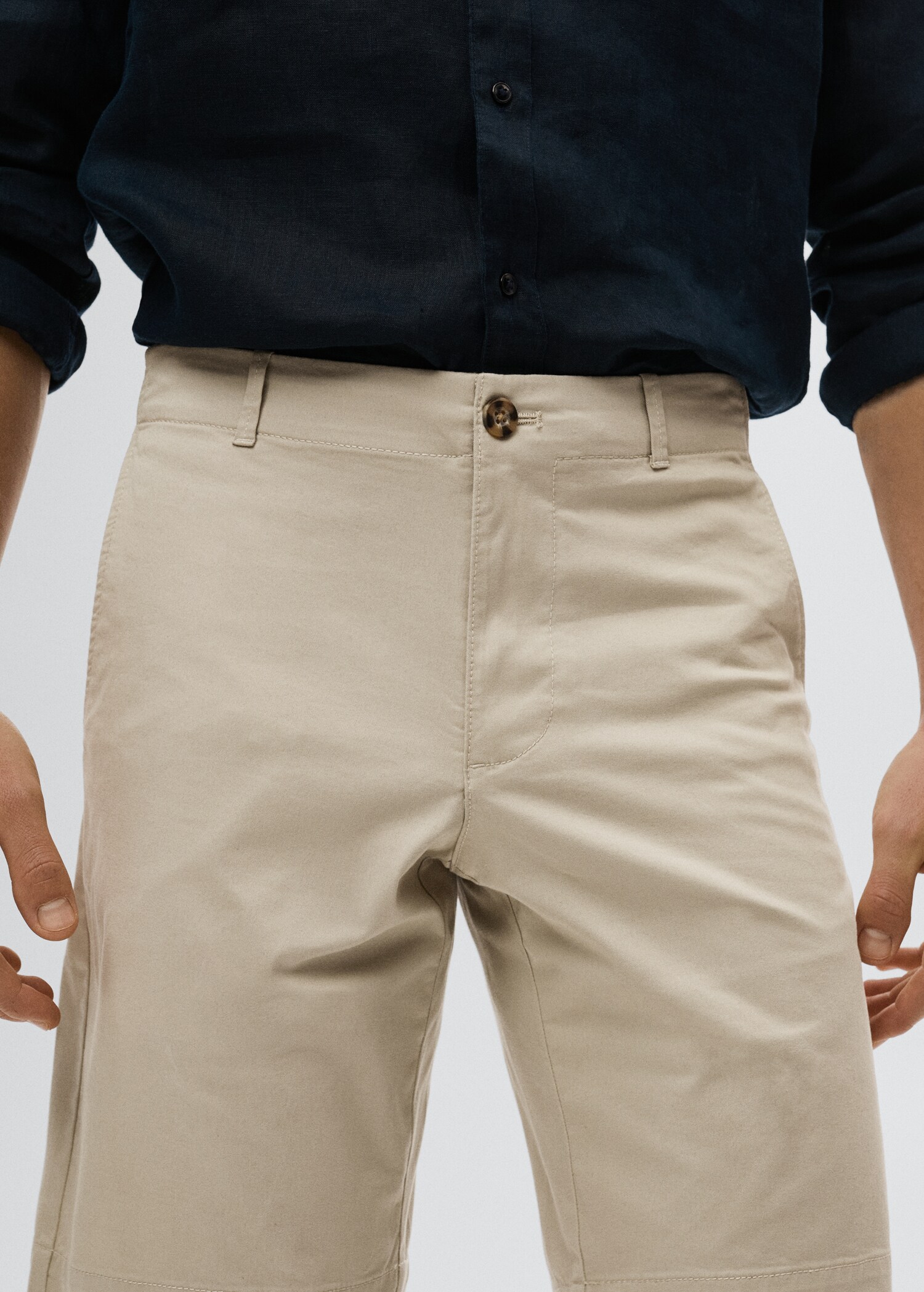 Slim-fit chino cotton bermuda shorts - Details of the article 1