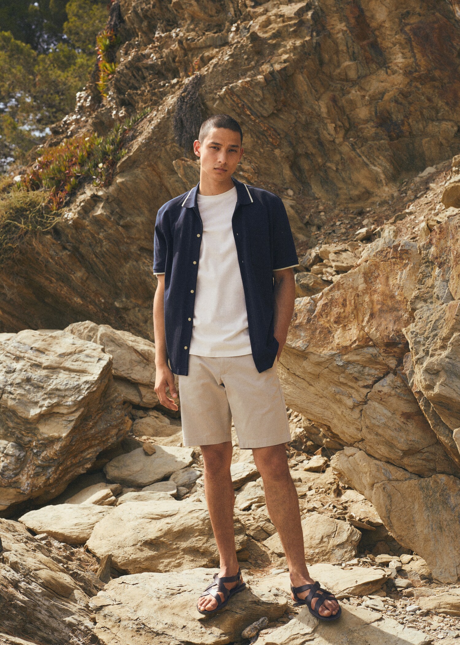 Slim-fit chino cotton bermuda shorts - Details of the article 5