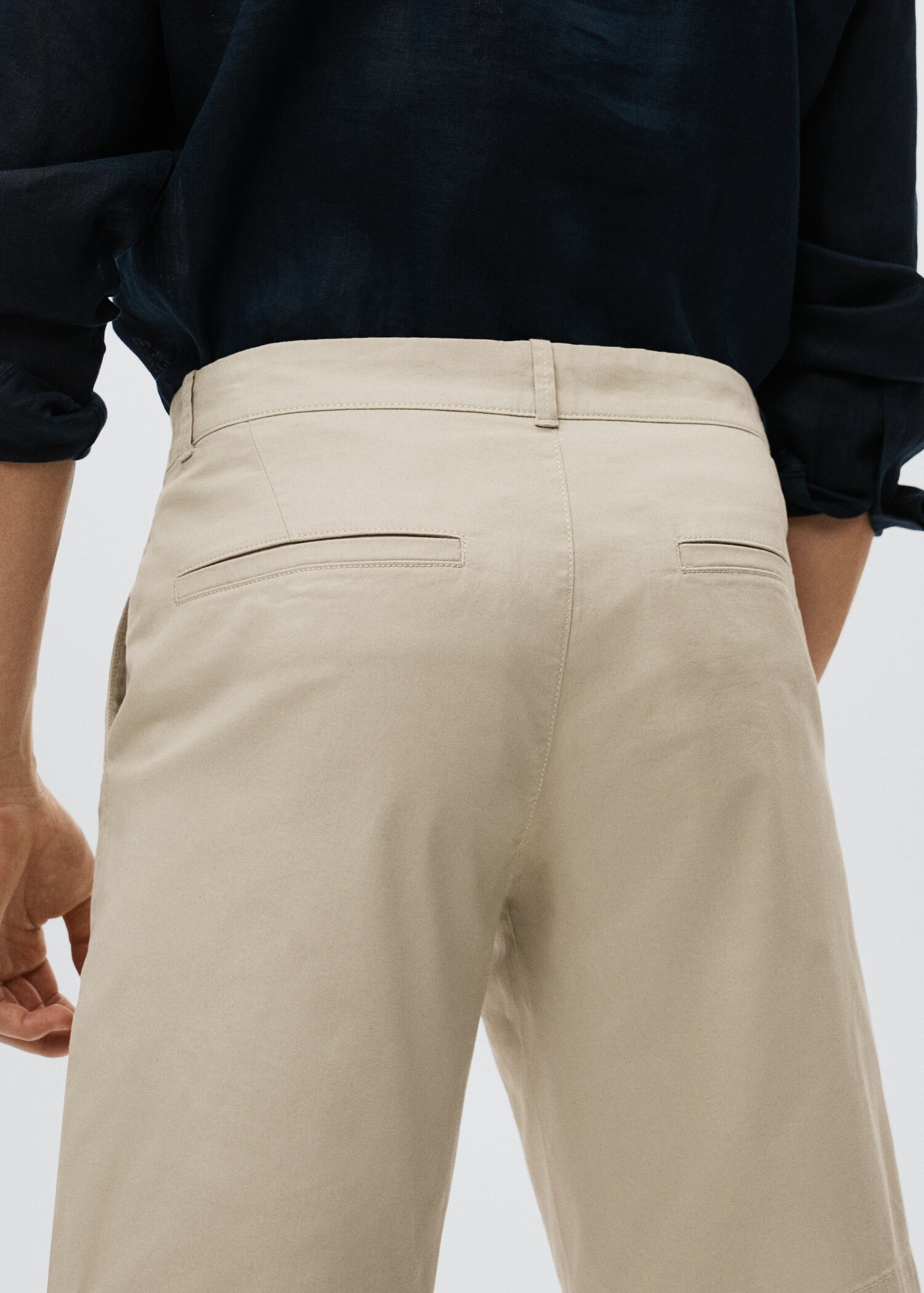 Slim-fit chino cotton bermuda shorts - Reverse of the article