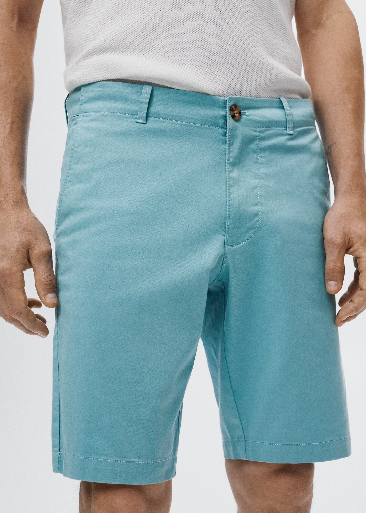 Slim-fit chino cotton bermuda shorts - Details of the article 1