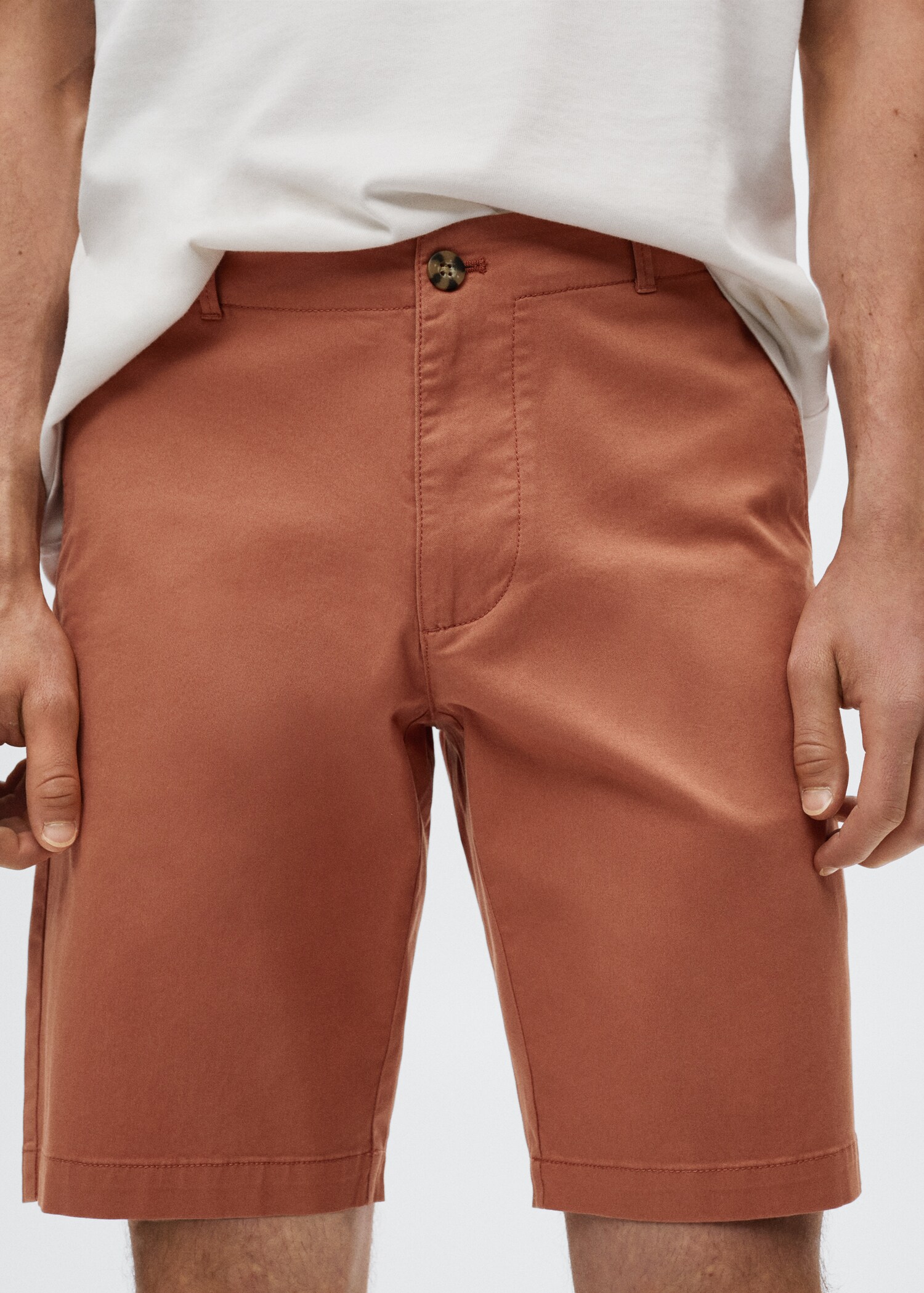 Slim-fit chino cotton bermuda shorts - Details of the article 1