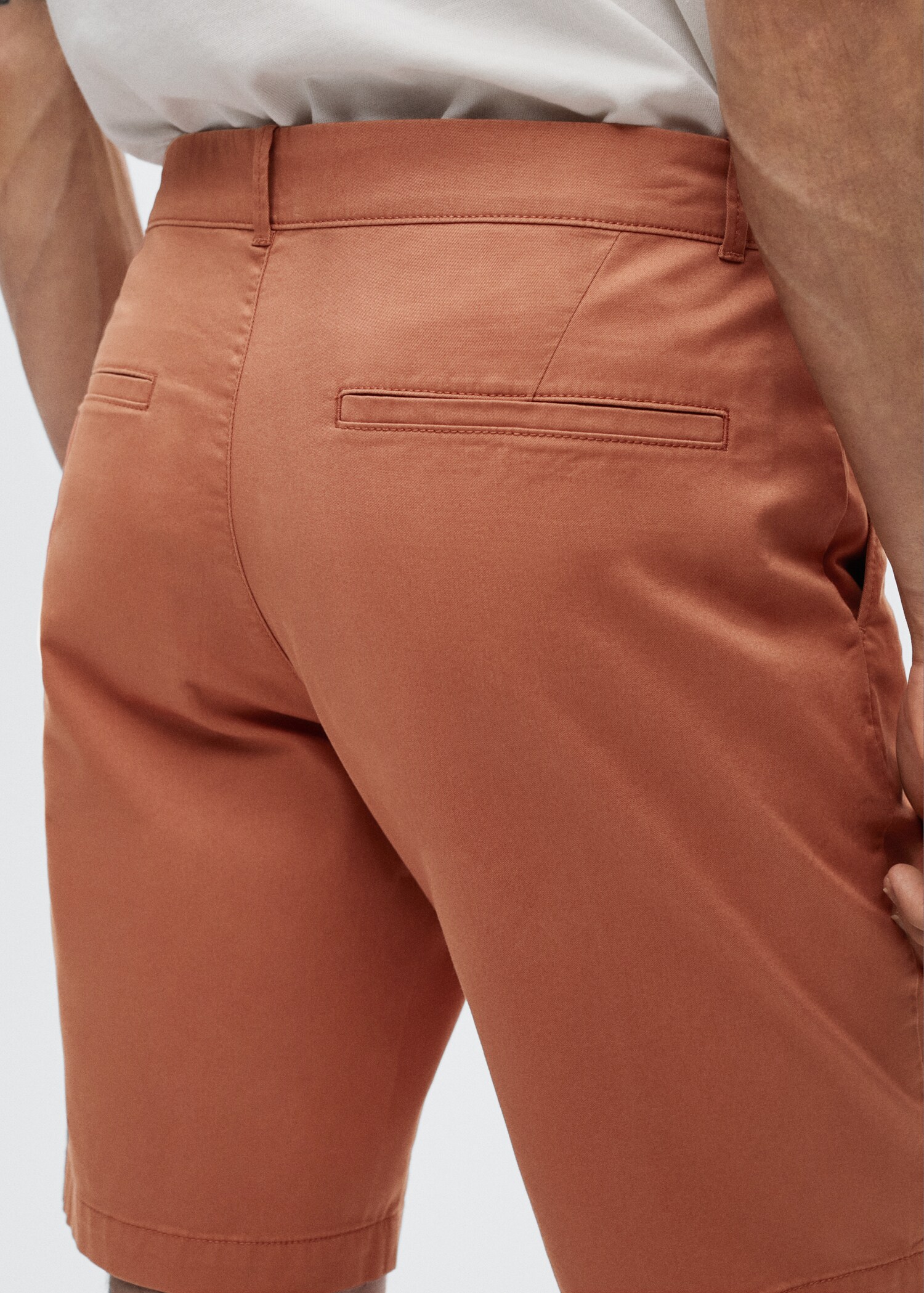 Slim-fit chino cotton bermuda shorts - Details of the article 3