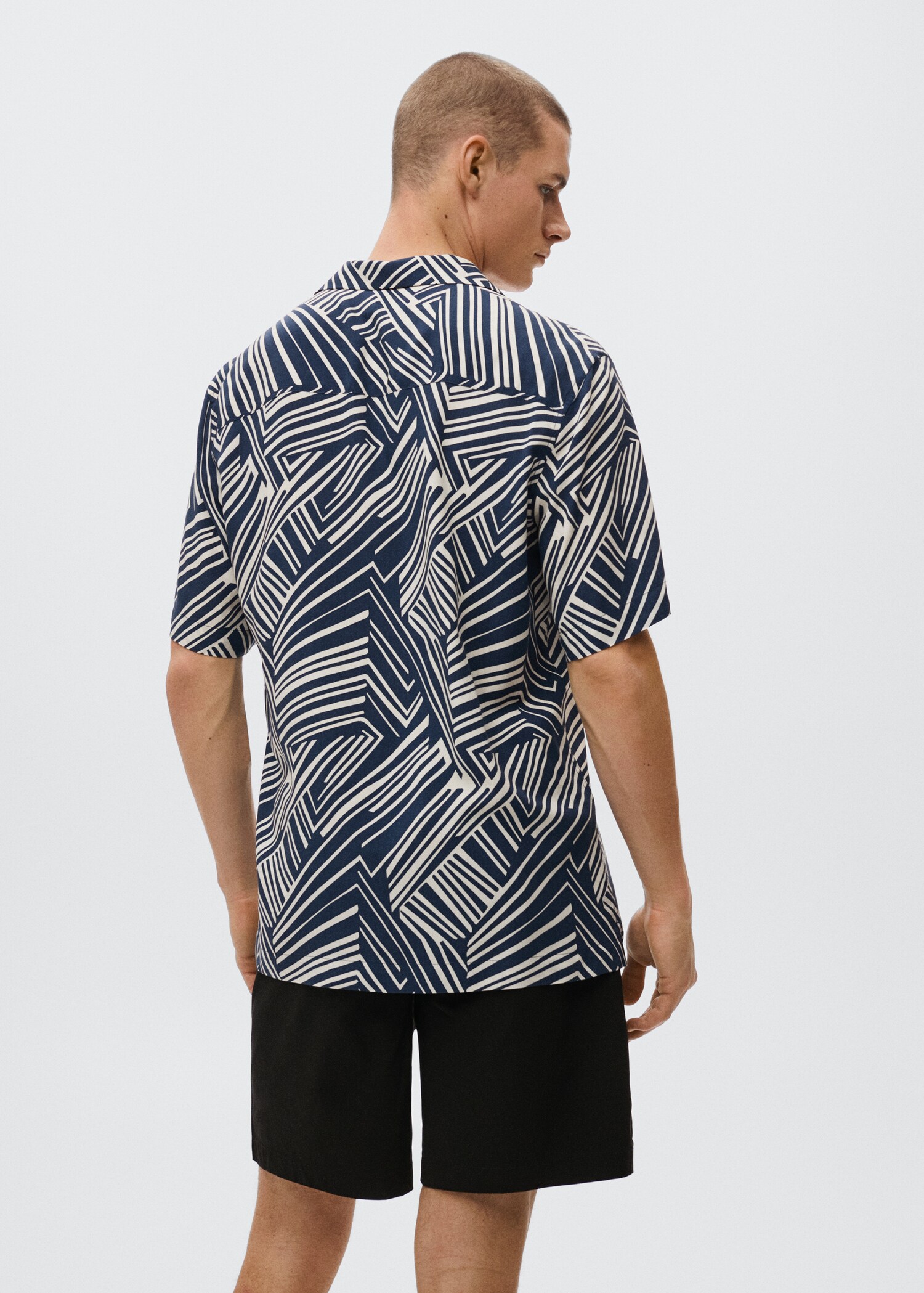 Camisa fluida estampada - Reverso del artículo