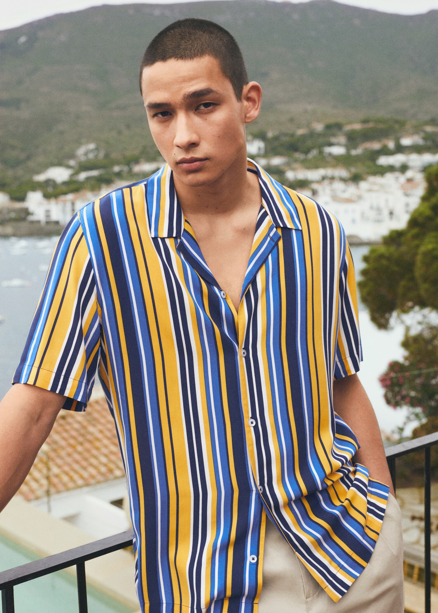 Striped flowy shirt - Details of the article 5