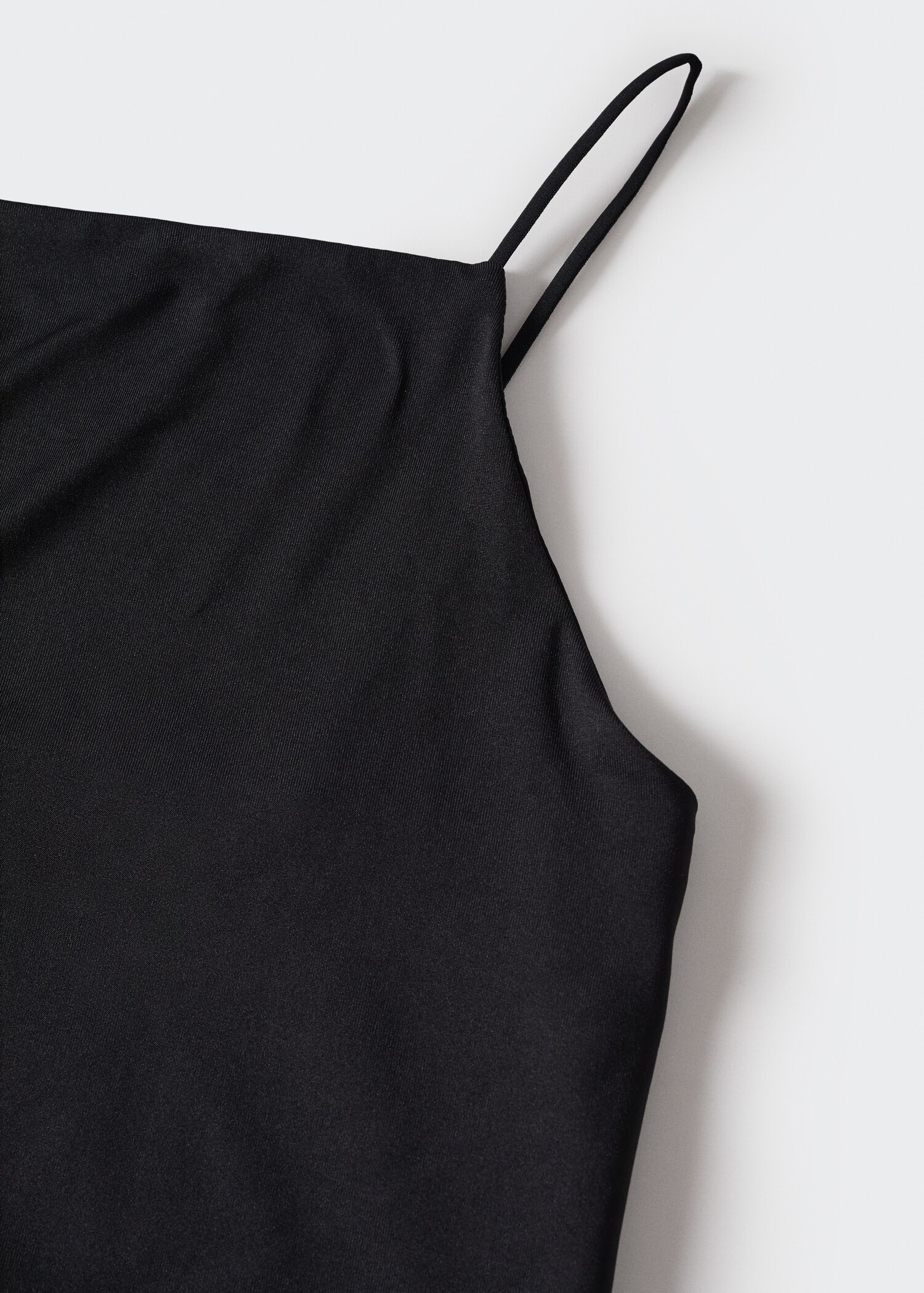 Krótki top z dekoltem halter - Szczegóły artykułu 8