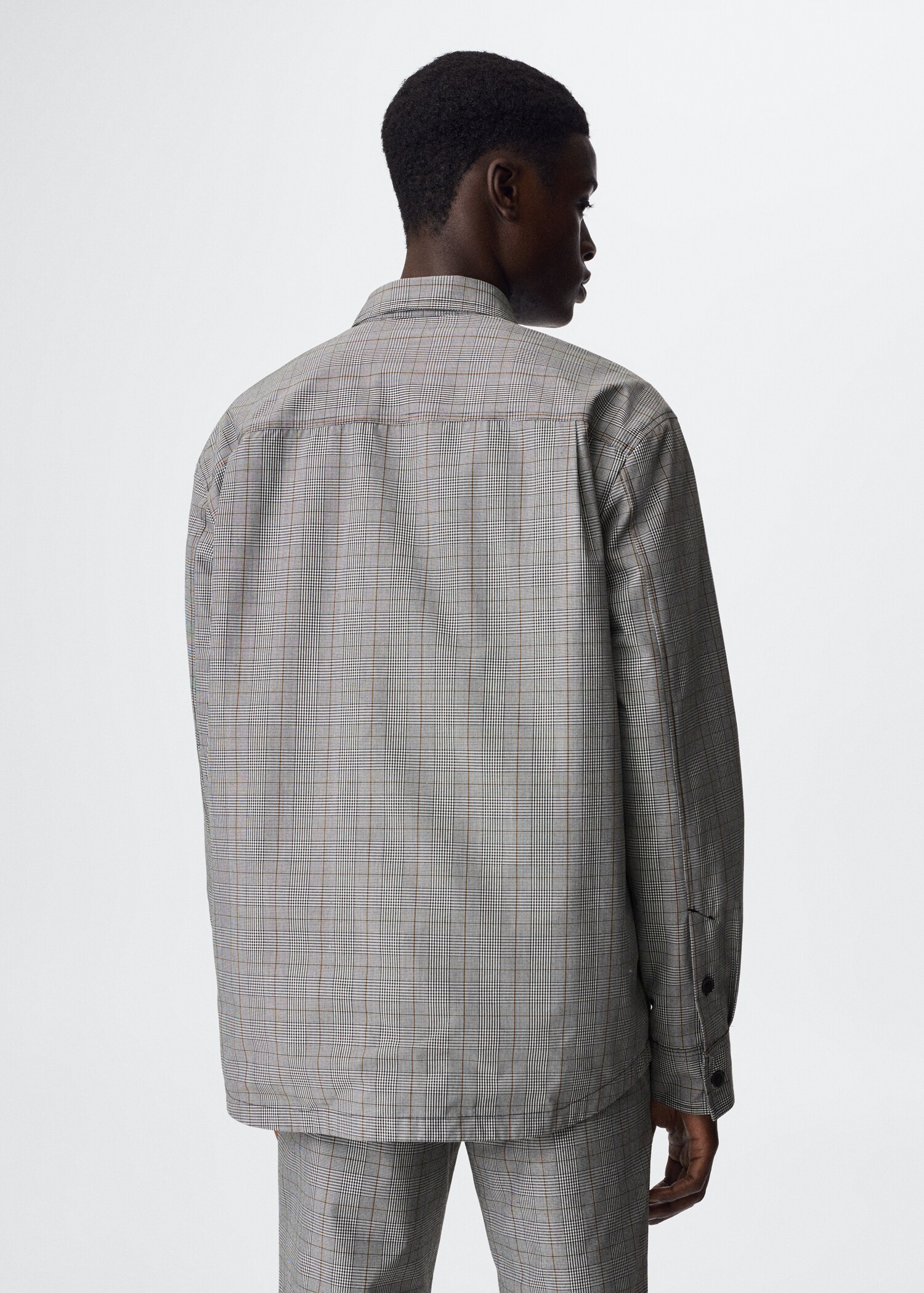 Sobrecamisa cuadros bolsillos - Reverso del artículo