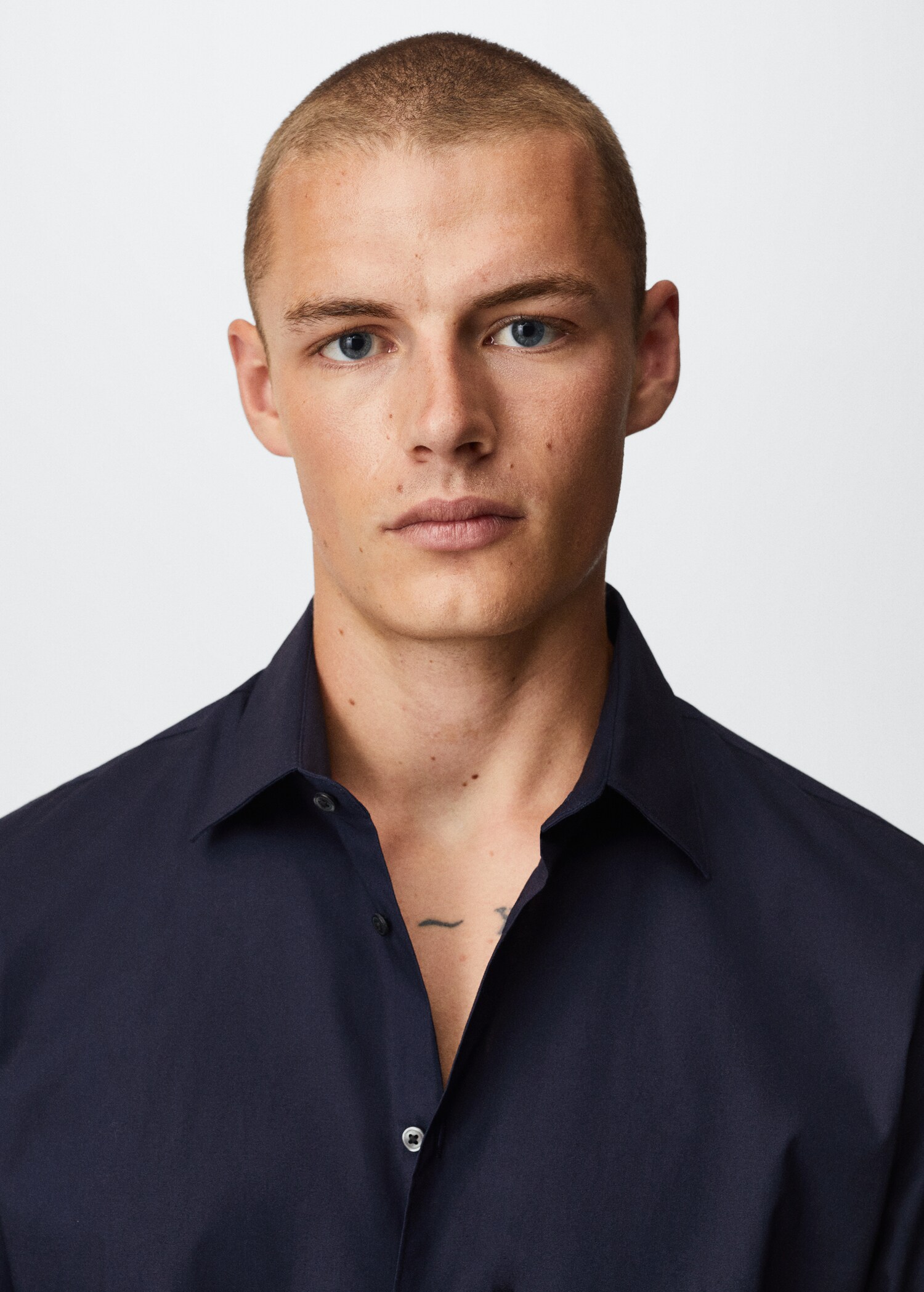 Slim fit stretch cotton shirt - Details of the article 1
