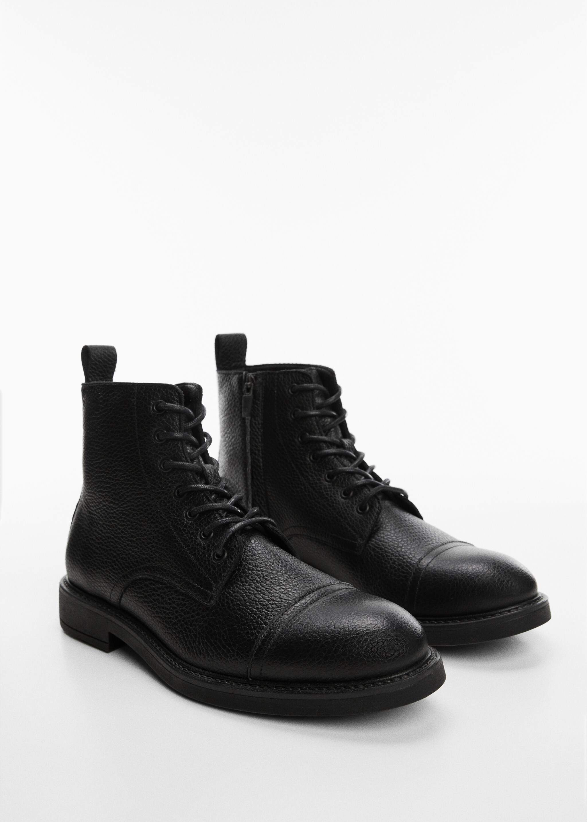 Lace-up leather boots - Plan mediu
