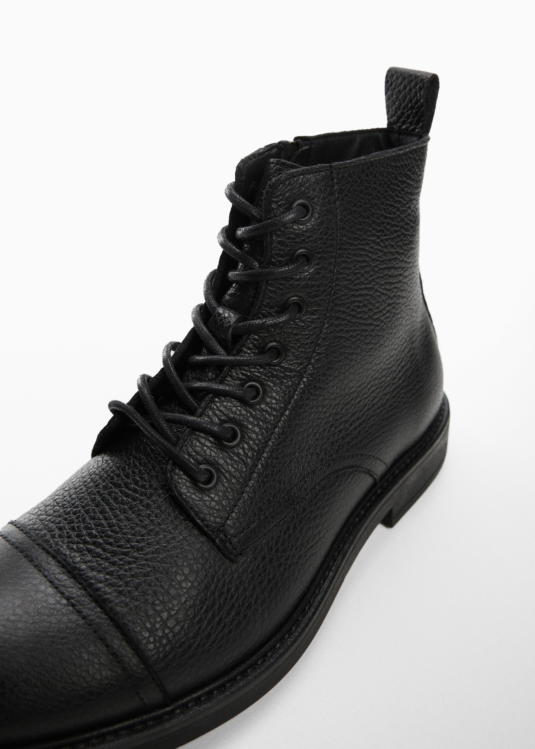 Lace-up leather boots - Detaliu al articolului 1