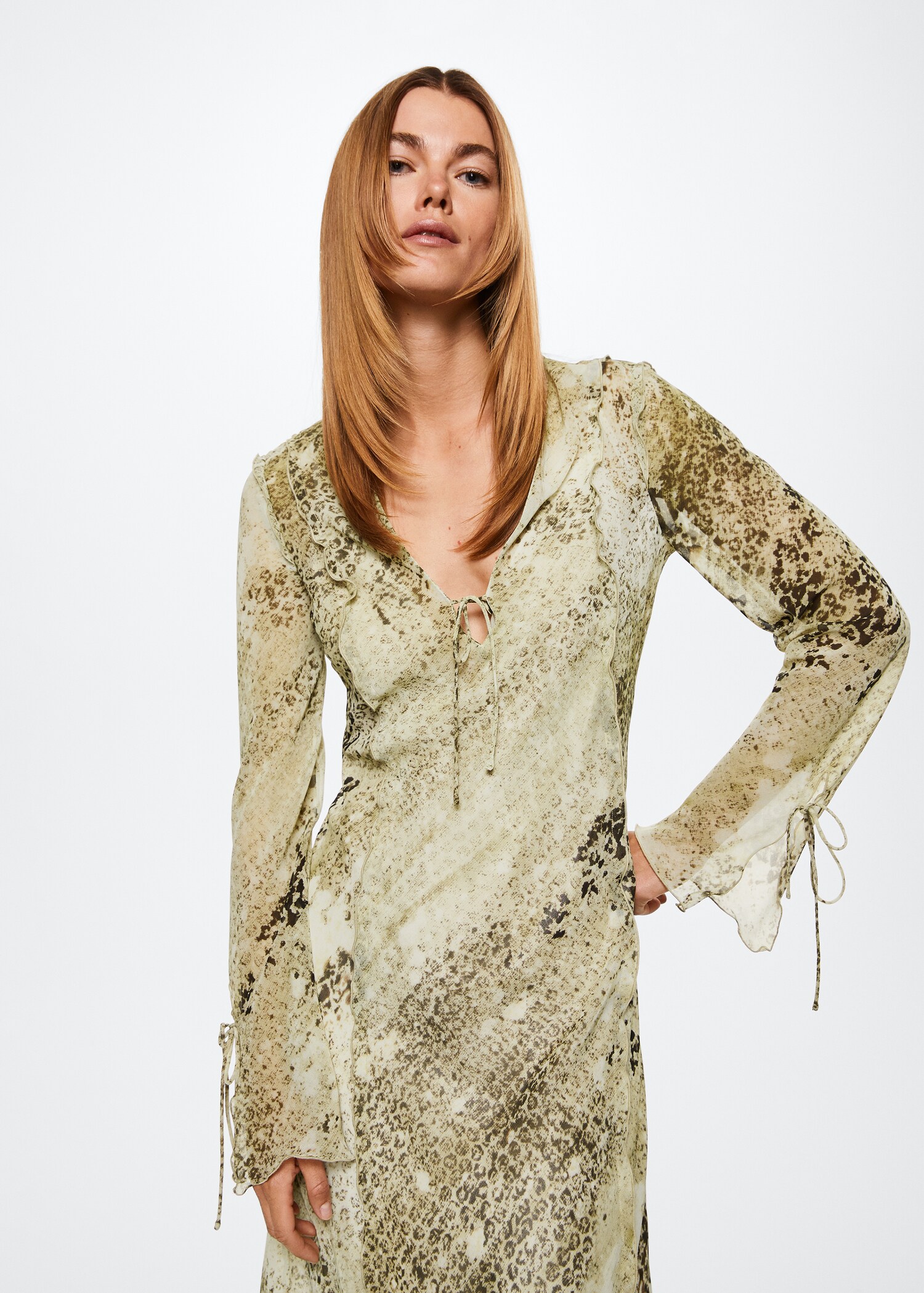 Vestido animal print - Plano medio