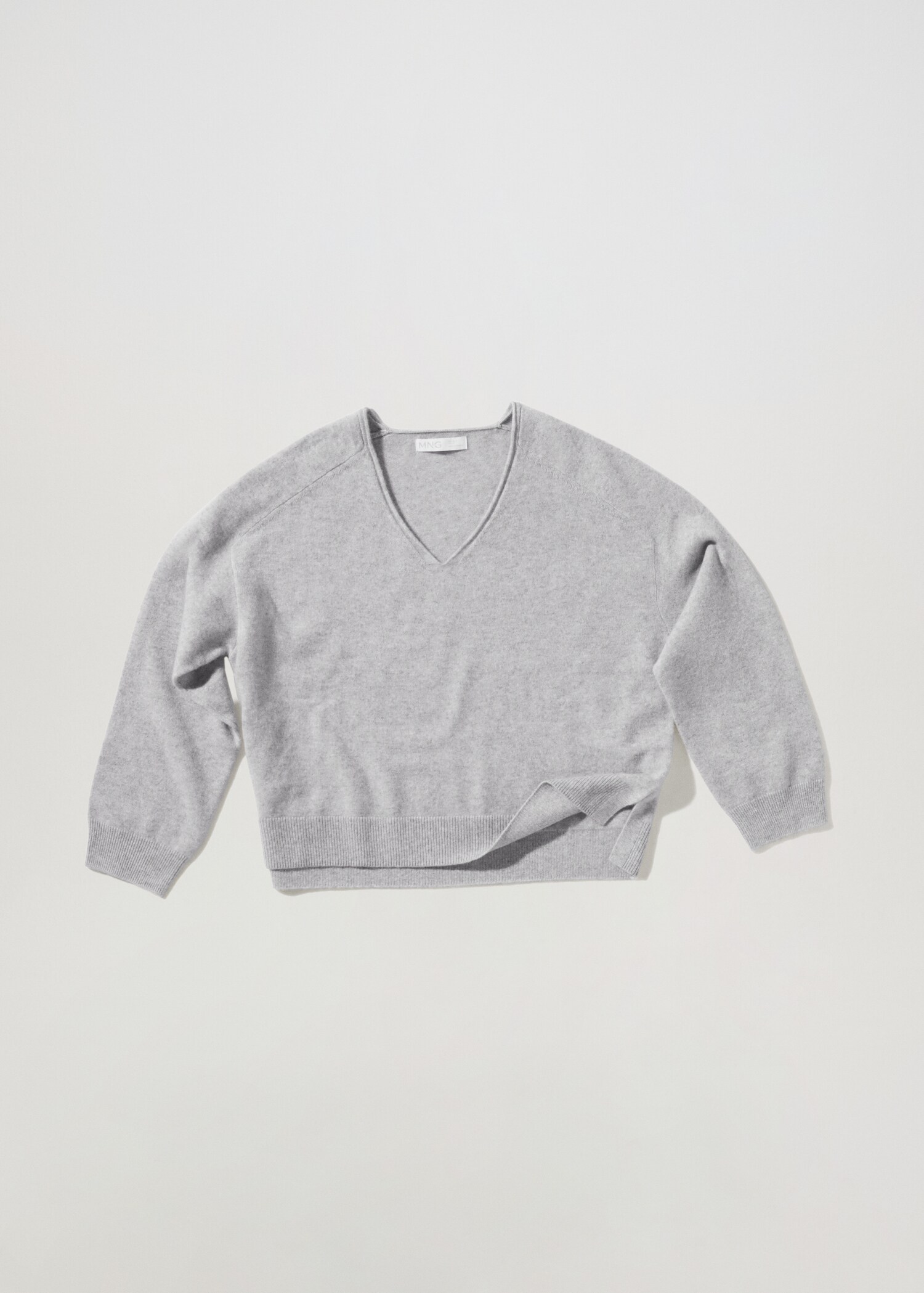 Pull-over 100 % cachemire col V - Article sans modèle